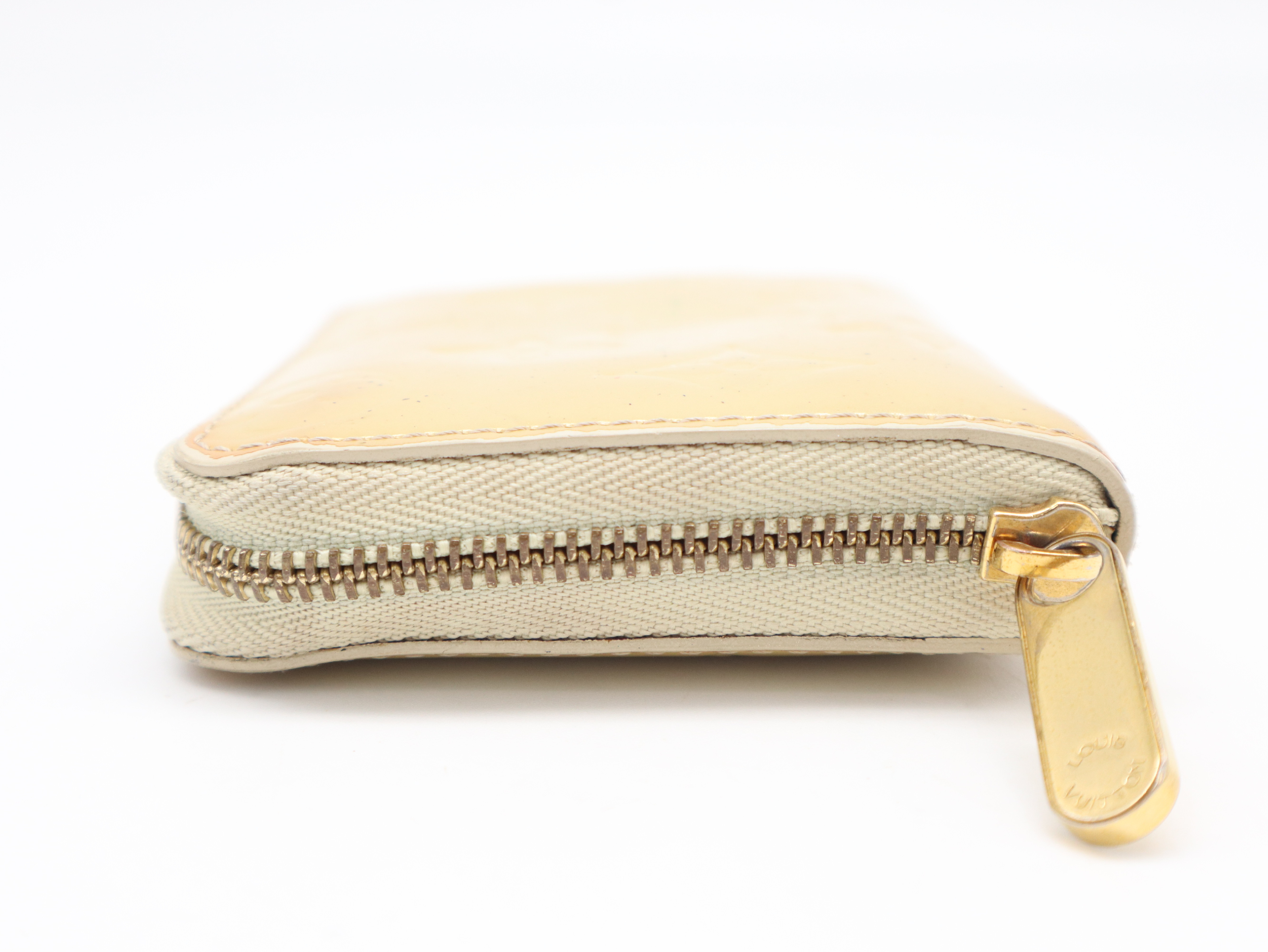 M90203 Vernis Zippy Coin Purse Dune Wallet — view 6