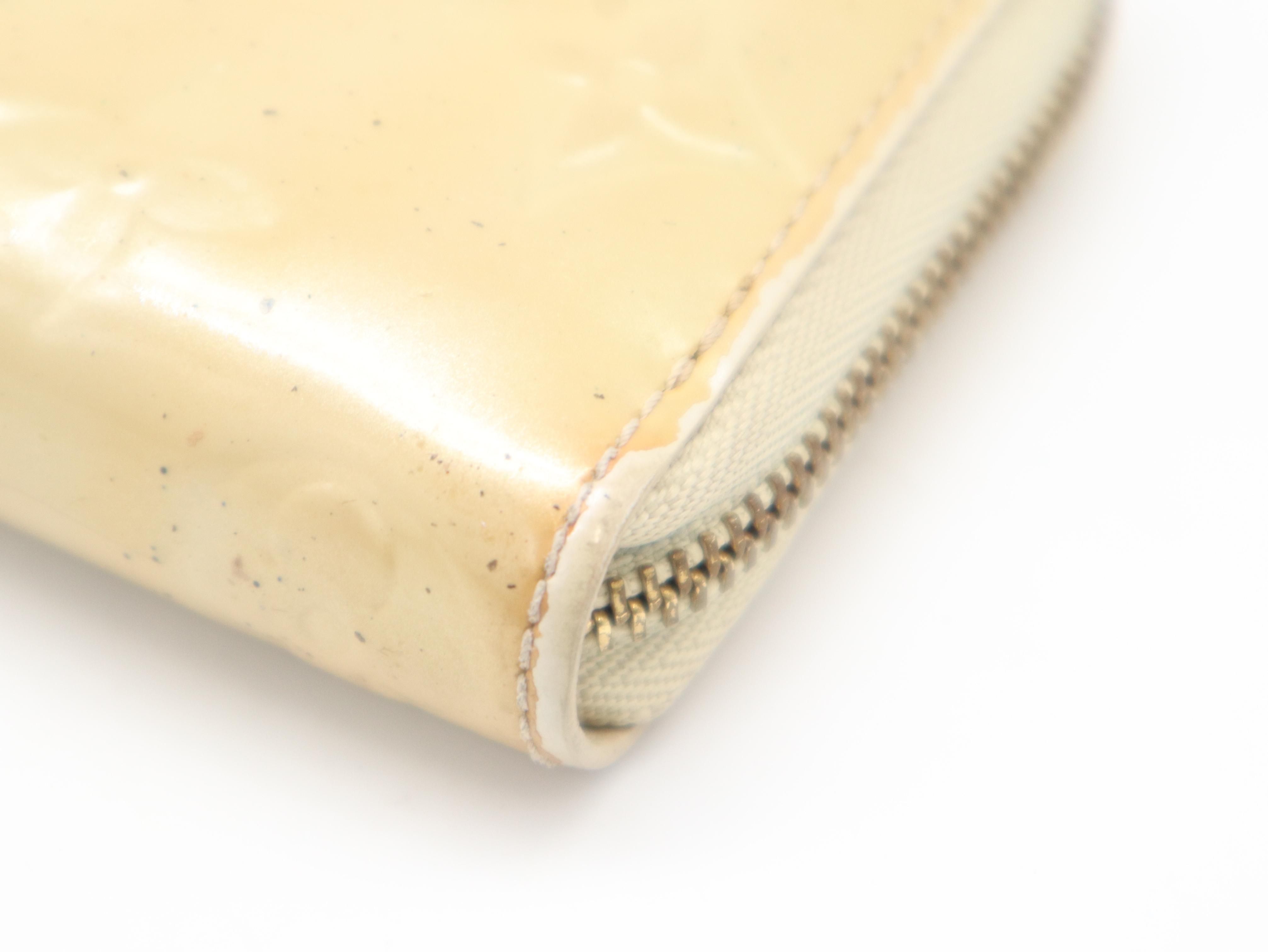 M90203 Vernis Zippy Coin Purse Dune Wallet — view 8