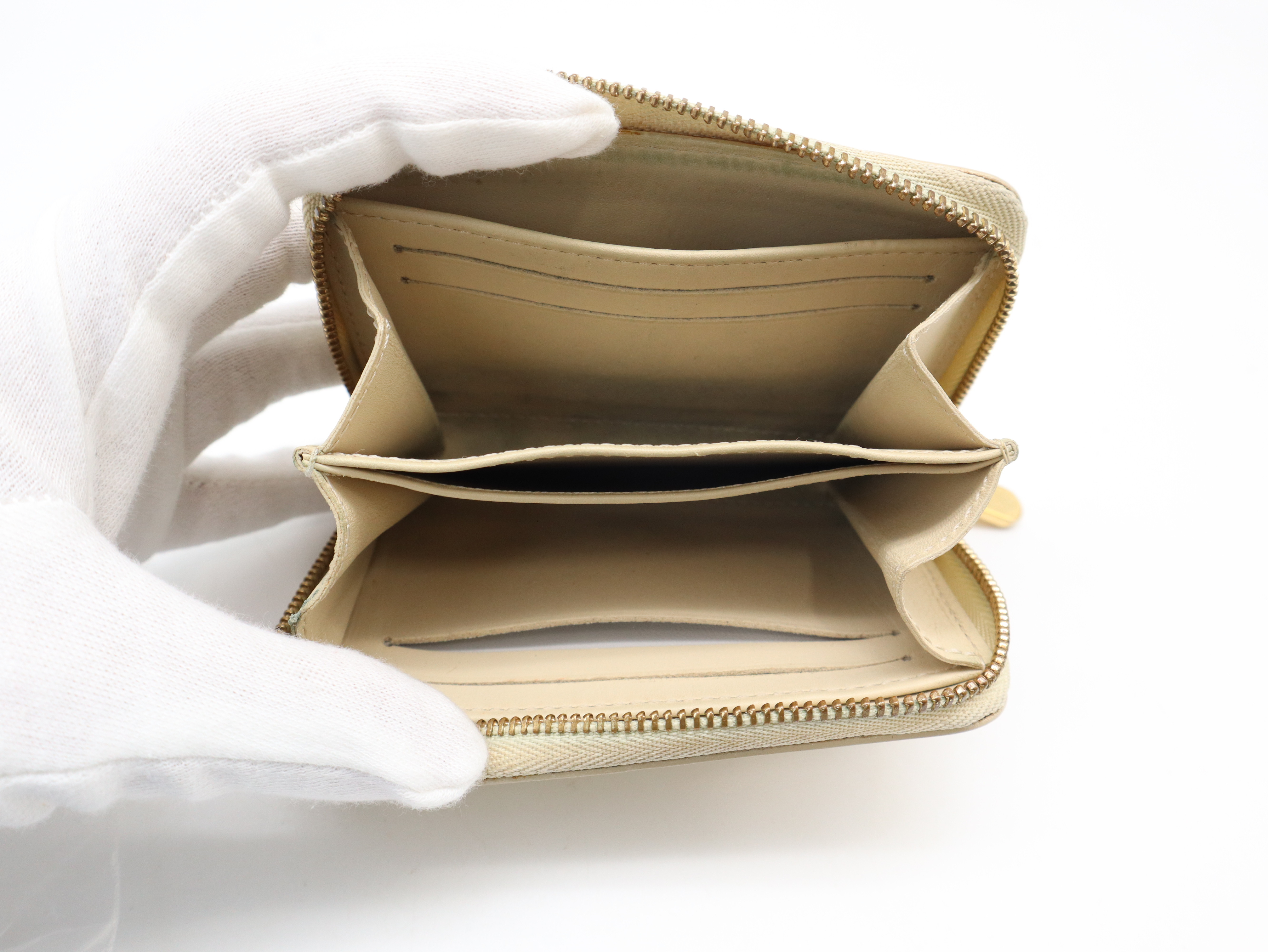 M90203 Vernis Zippy Coin Purse Dune Wallet — view 9