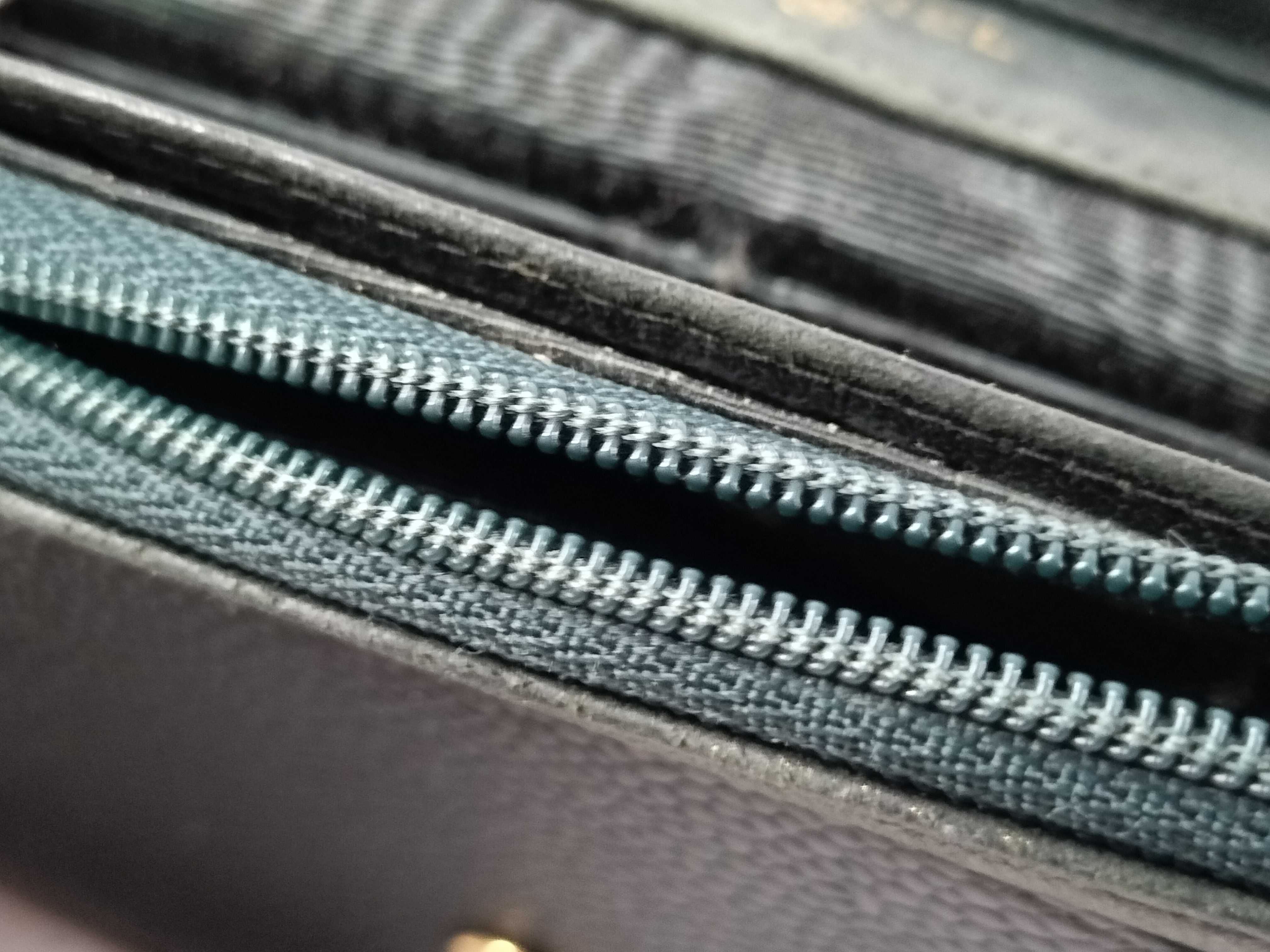 Caviar Skin Chain Wallet — view 13