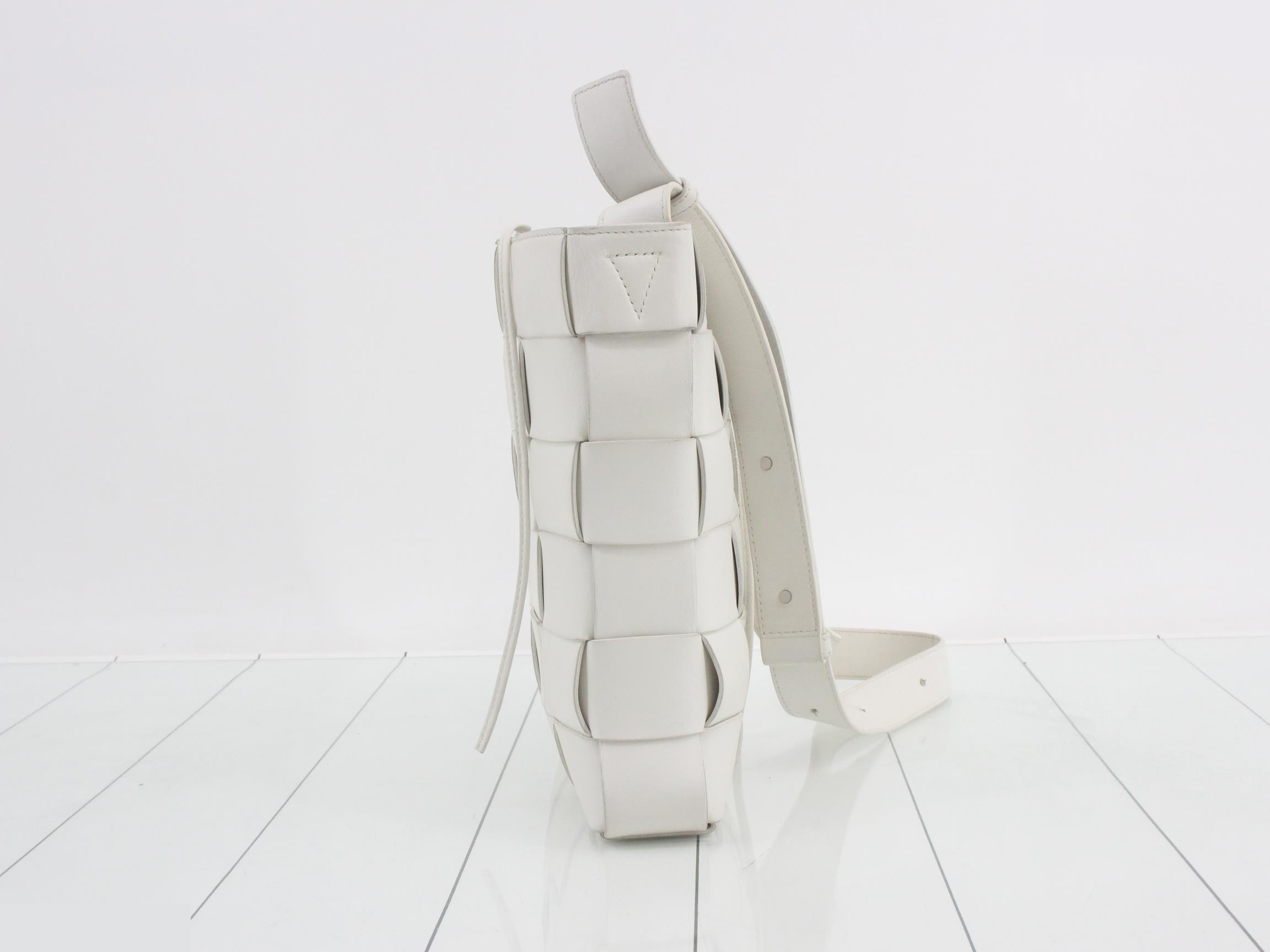 Leather shoulder bag, white — view 4