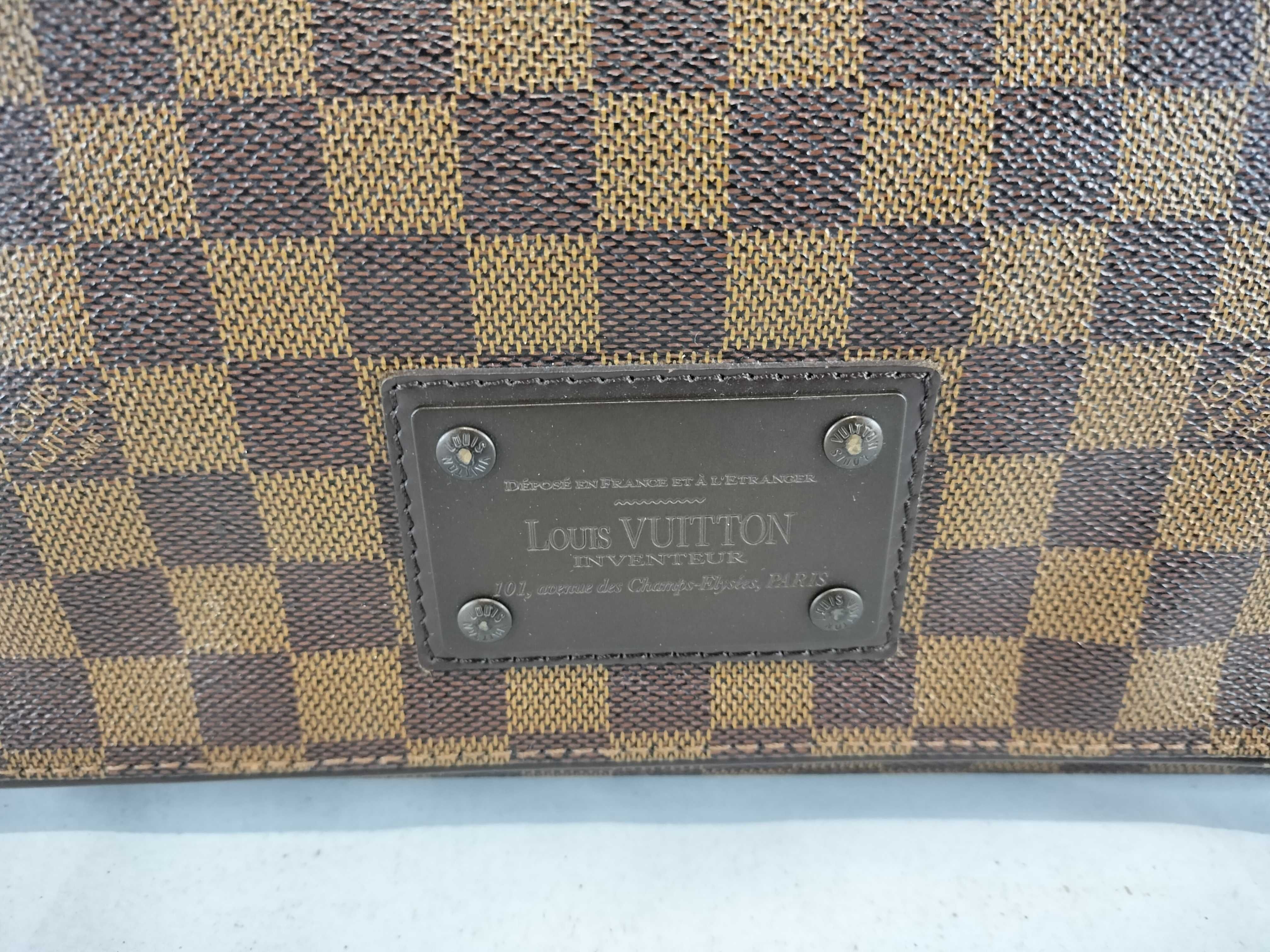 Damier Brooklyn MM Messenger Bag Shoulder Bag — view 2