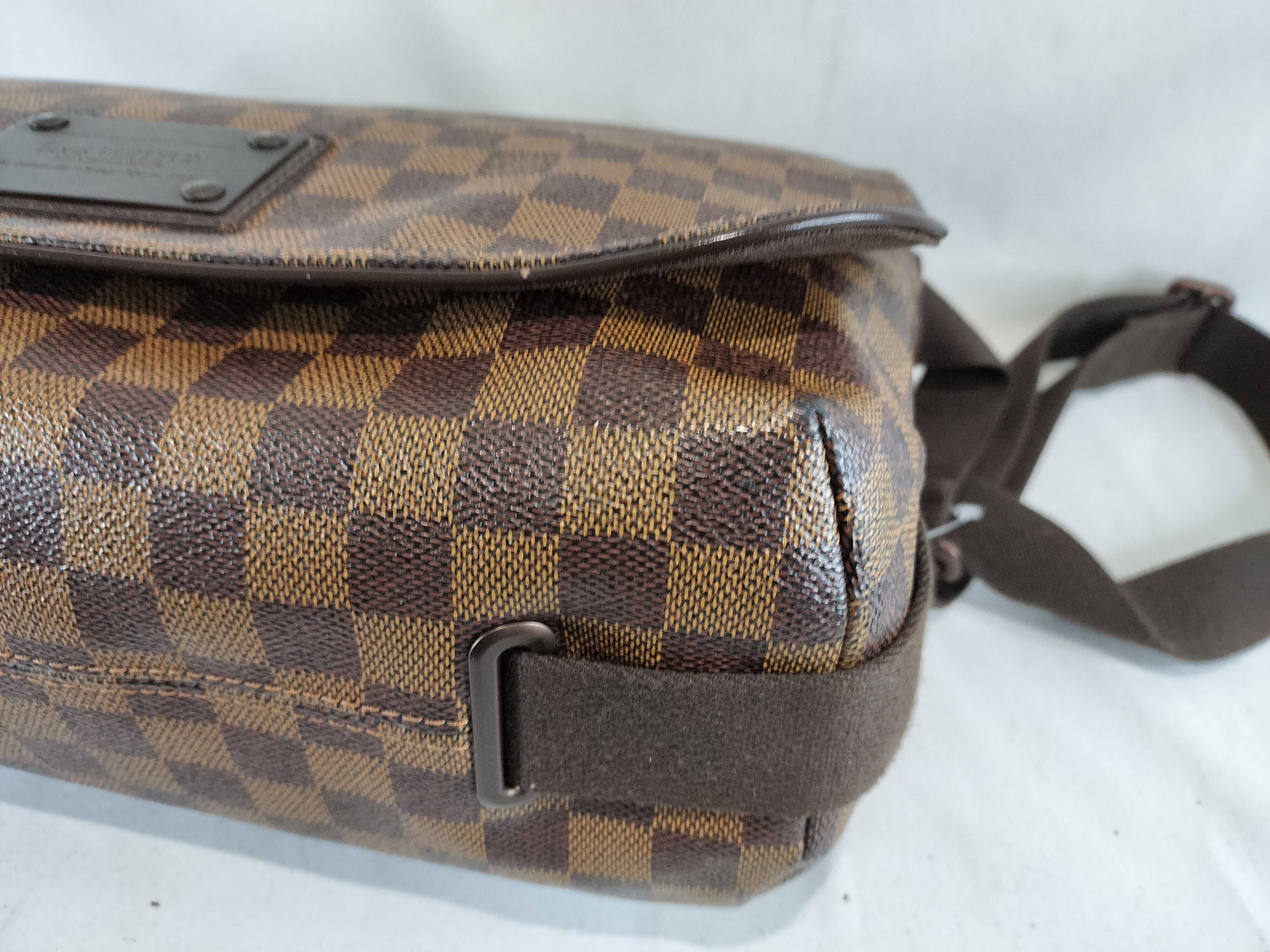 Damier Brooklyn MM Messenger Bag Shoulder Bag — view 7