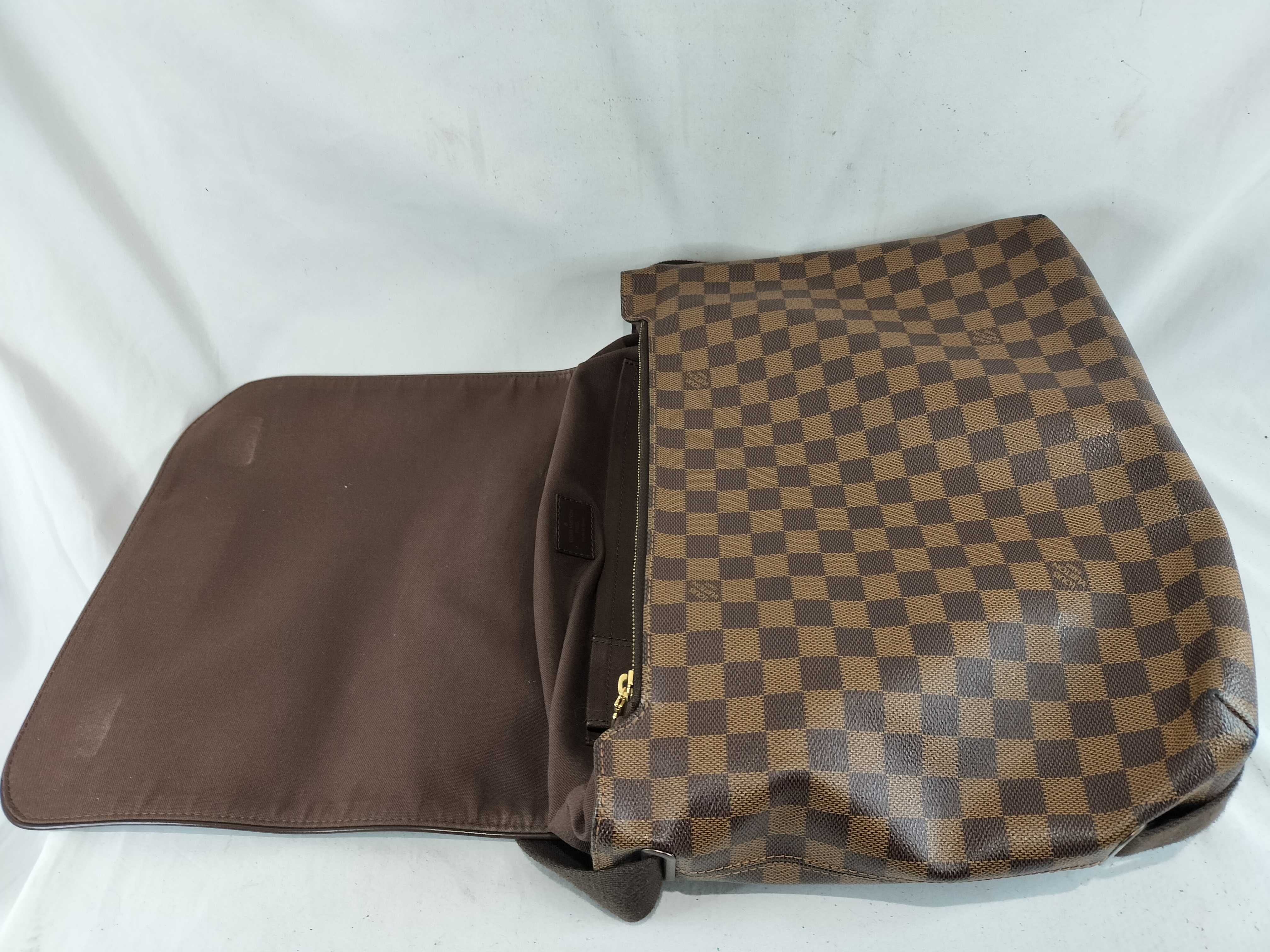 Damier Brooklyn MM Messenger Bag Shoulder Bag — view 9