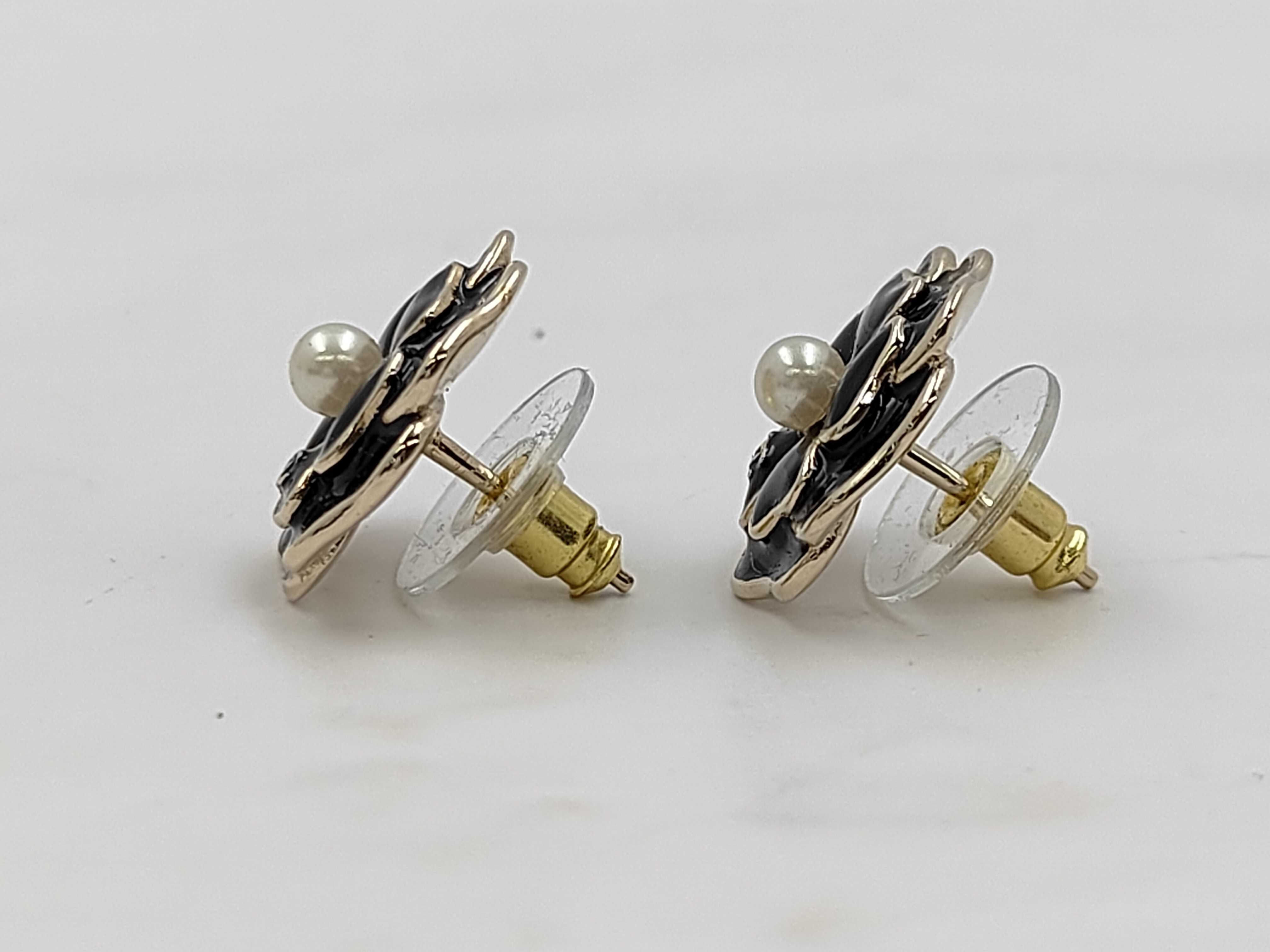 GP Hardware Camellia Black Earrings — view 3