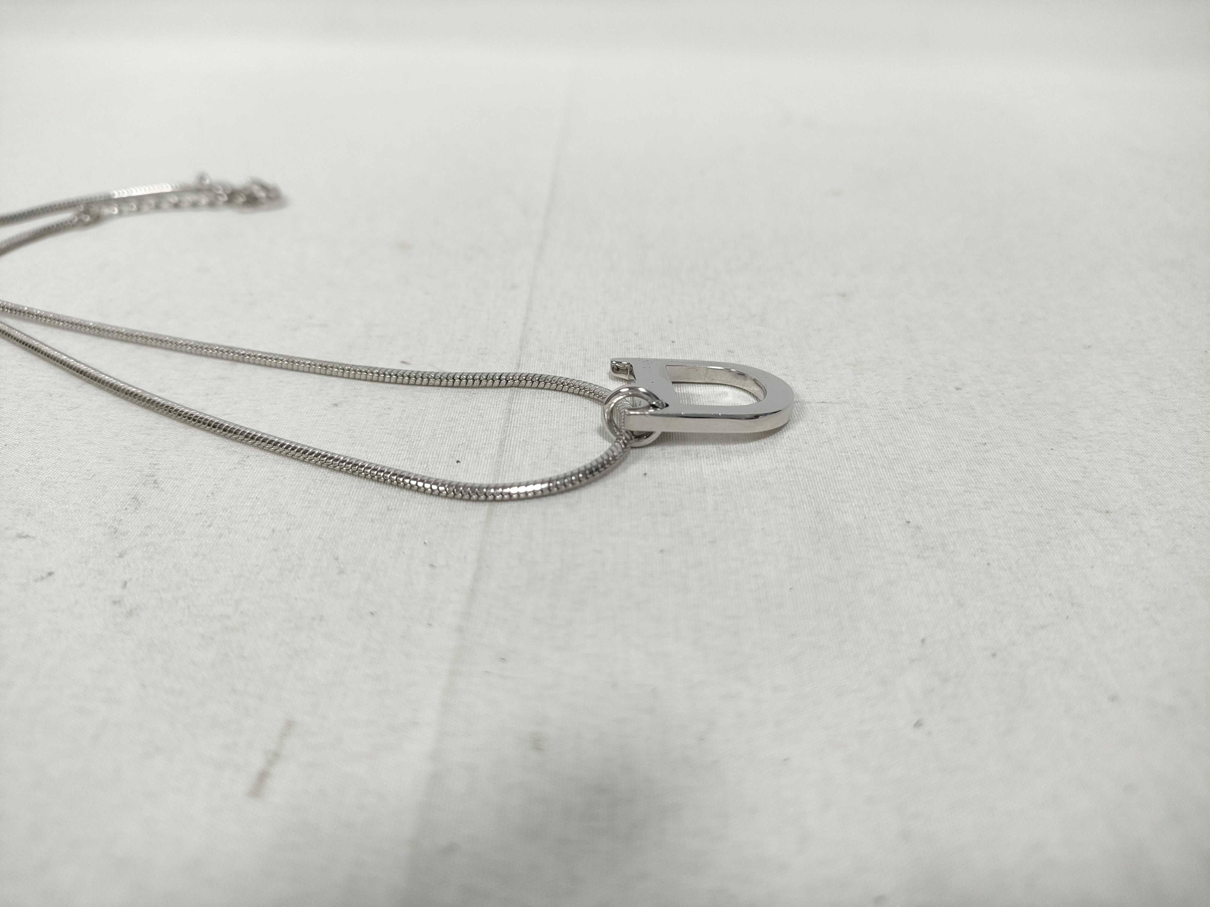 D logo necklace — view 4