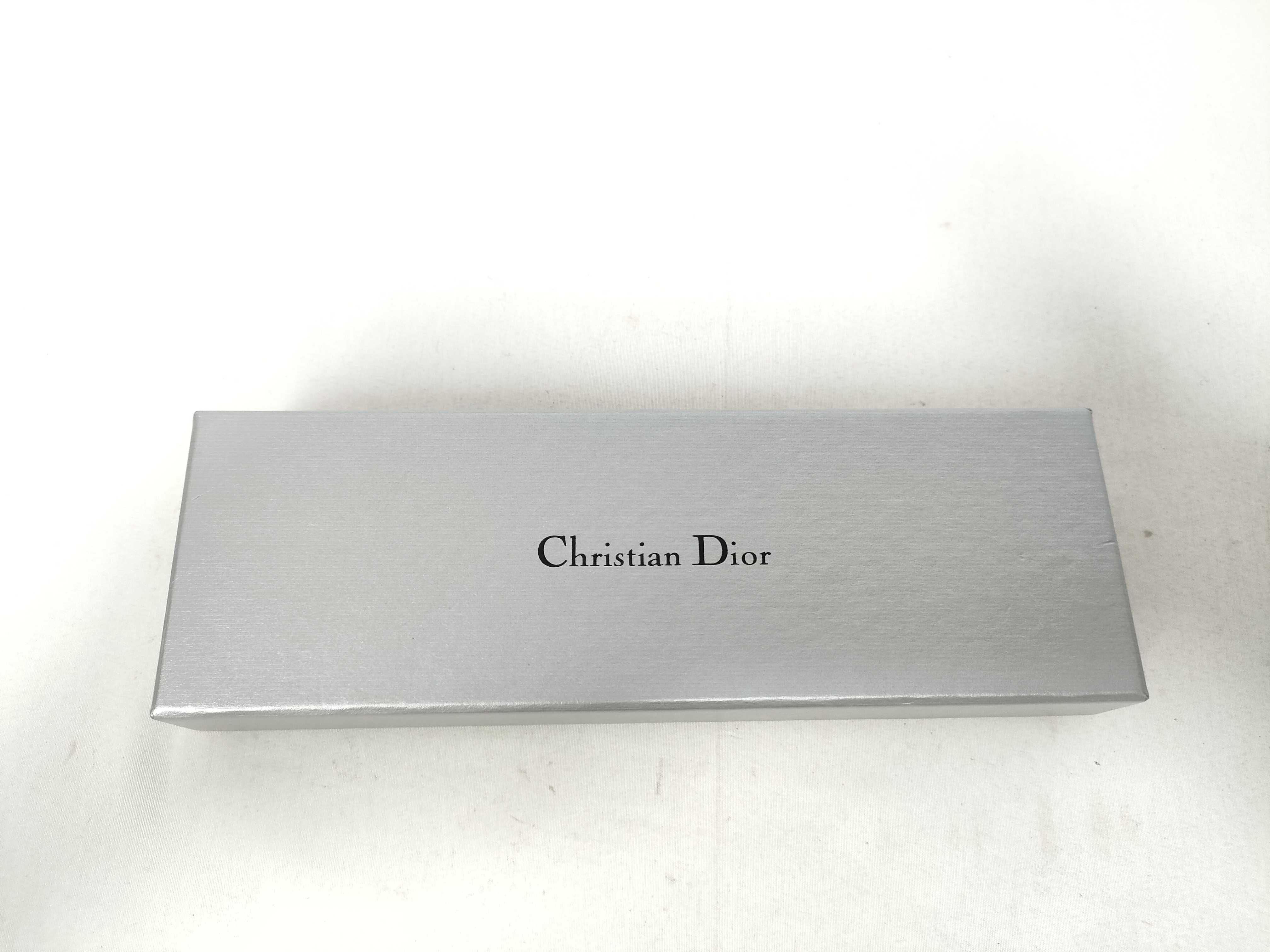 D logo necklace — view 8