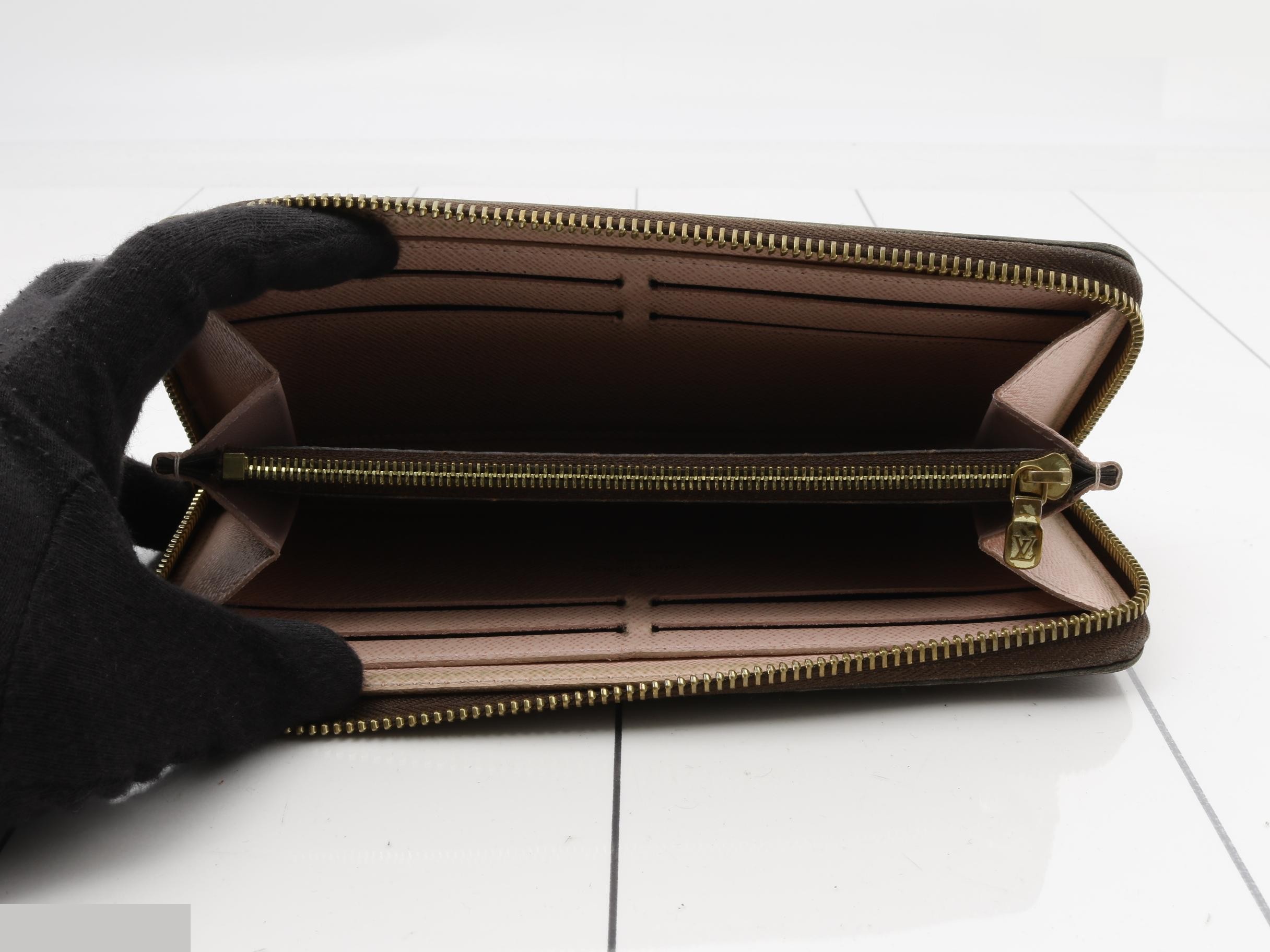 Damier Portefeuille Clemence Rose Ballerine Round Zip Long Wallet — view 4