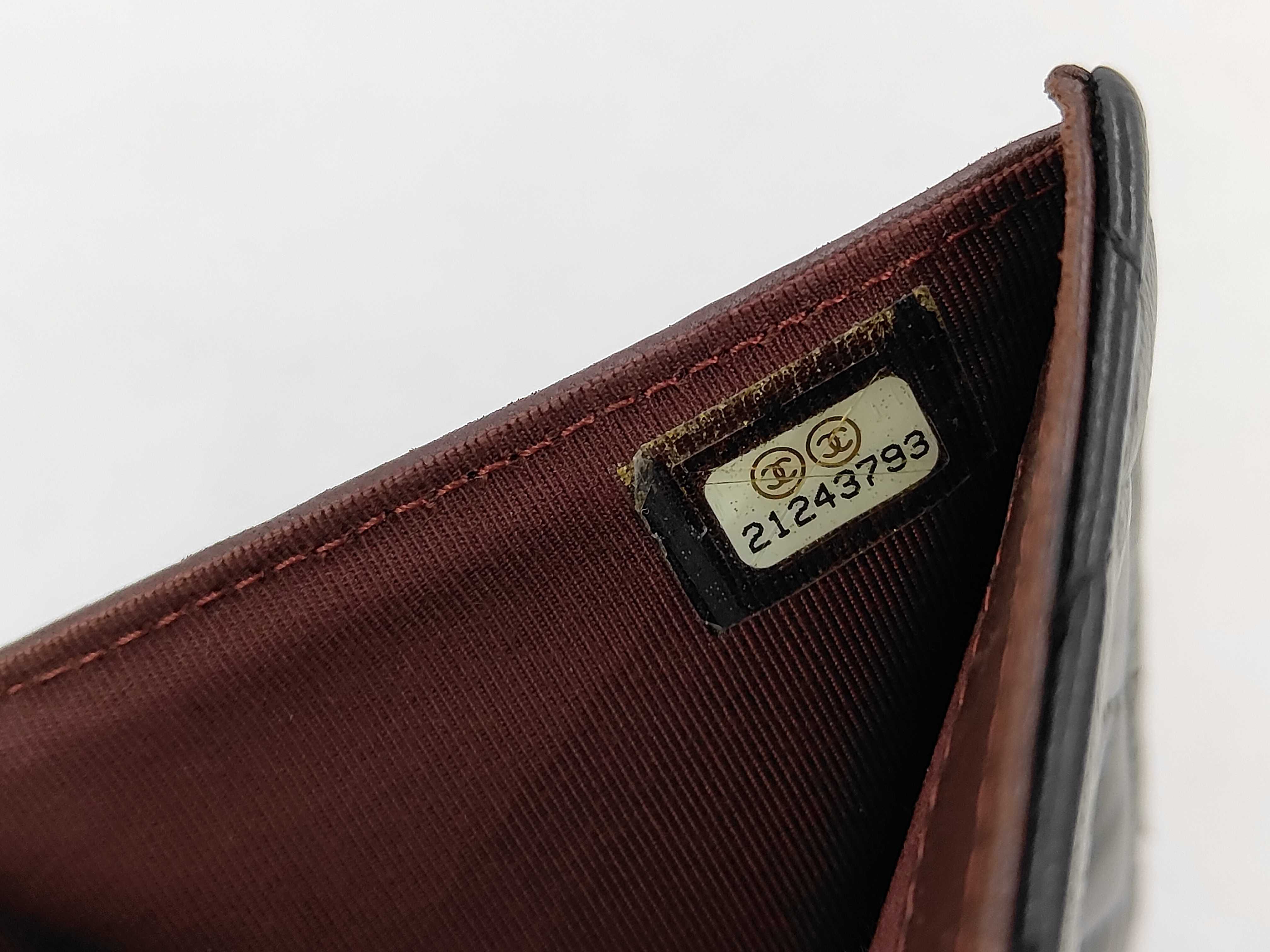 Matelassé Lambskin Bi-fold Wallet with Double Snap Closure, Seal/Card/Serial Number 21 Series, Dust Bag Included — view 11