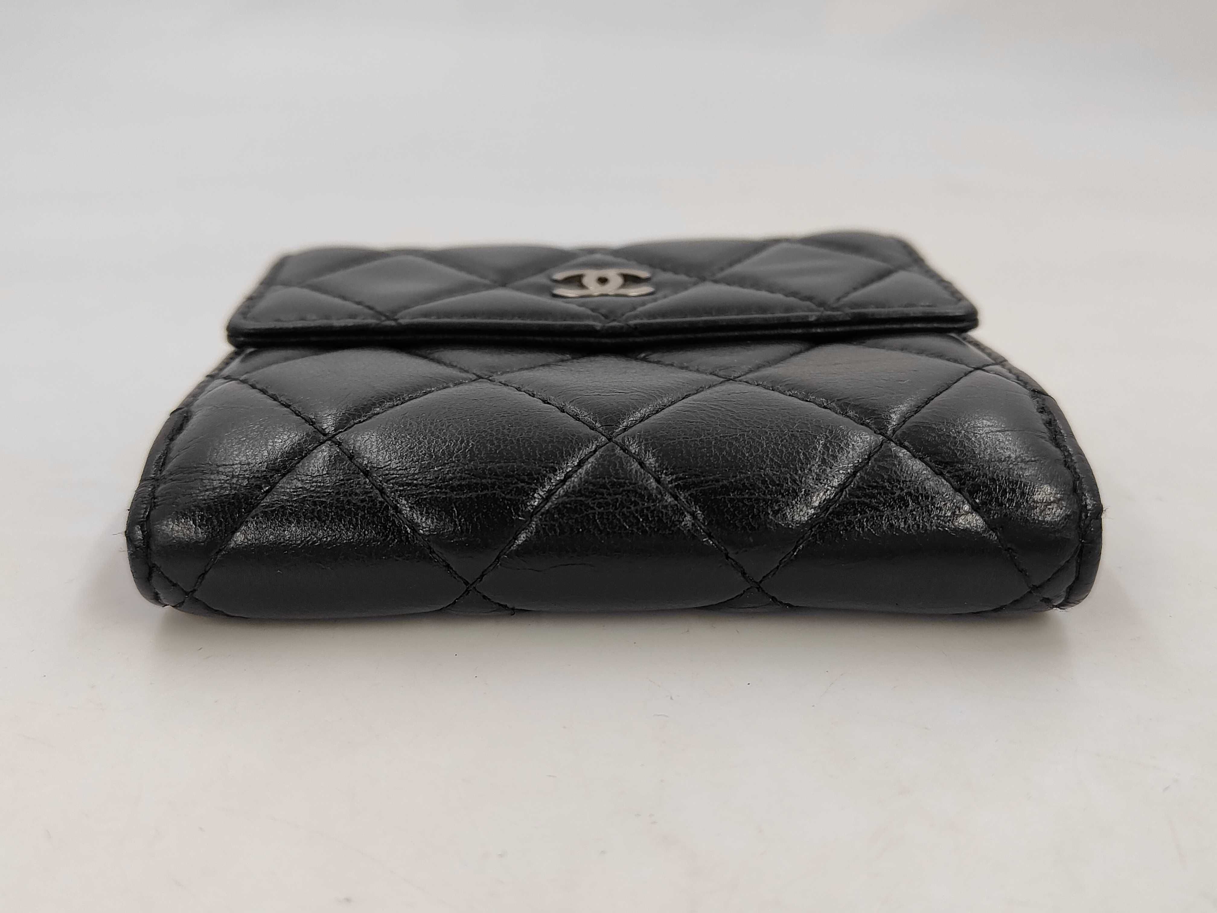Matelassé Lambskin Bi-fold Wallet with Double Snap Closure, Seal/Card/Serial Number 21 Series, Dust Bag Included — view 4