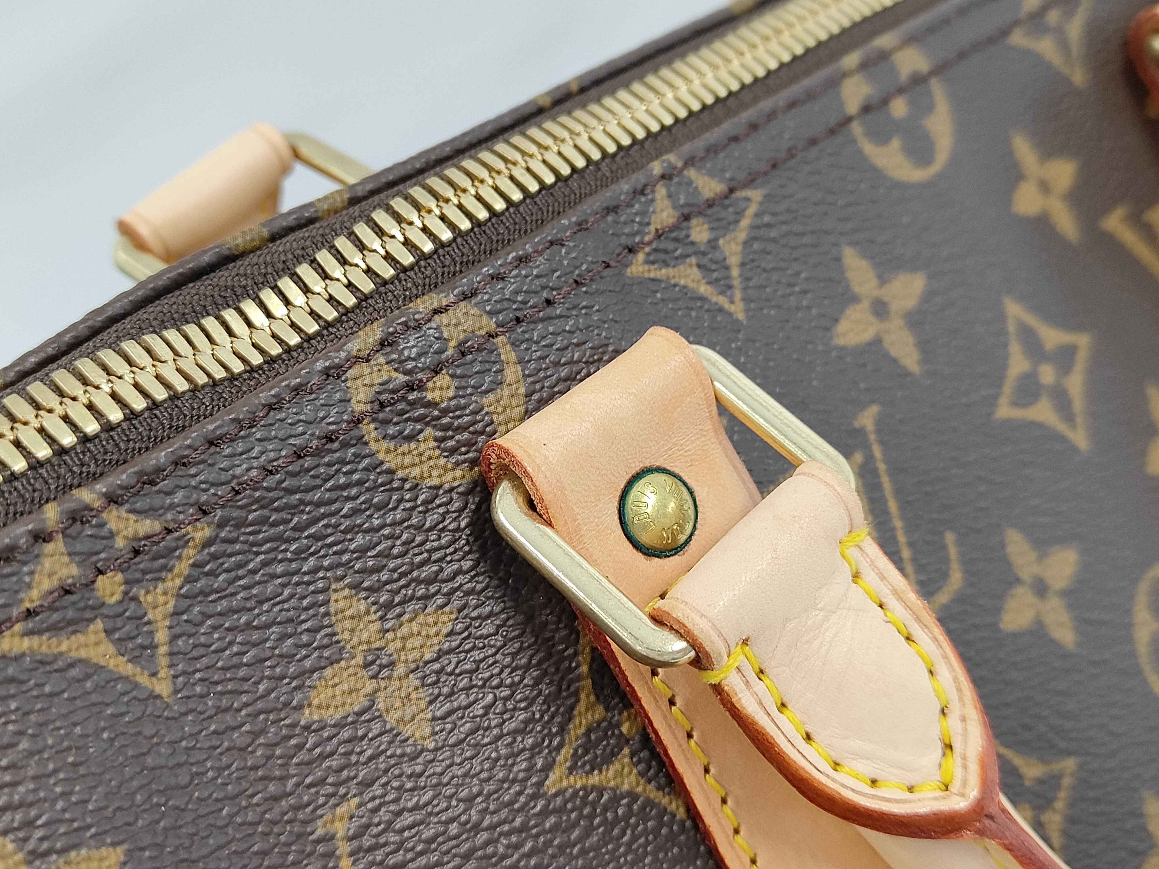Monogram Keepall 50 M41426 Shoulder Bag with Padlock, Name Tag, and Handle Strap. *Leather stains present. M41426 TH0053 Boston Bag — view 6