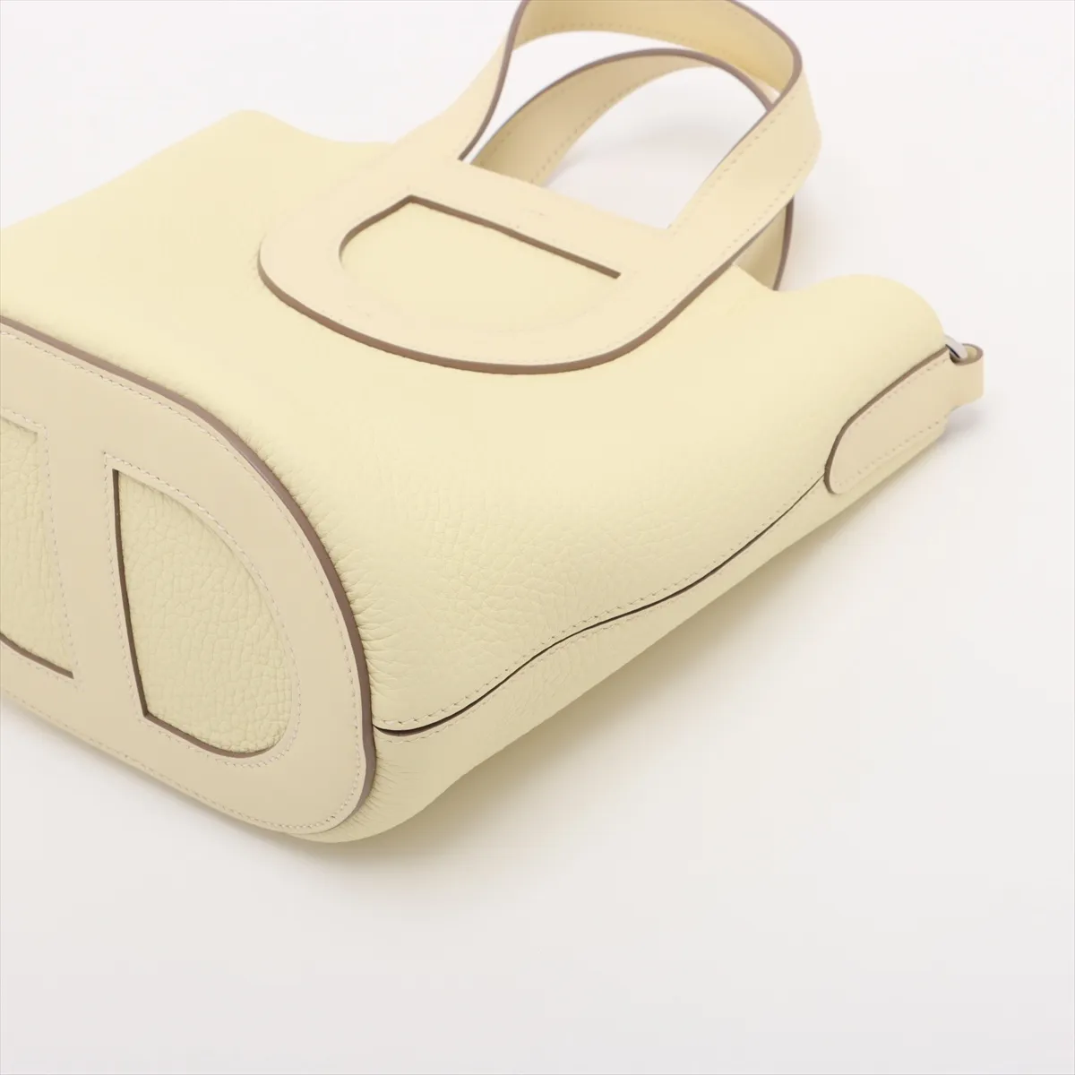 in the Loop 18 Taurillon Clemence x Swift Jaune Milton Silver hardware K:2025 — view 3