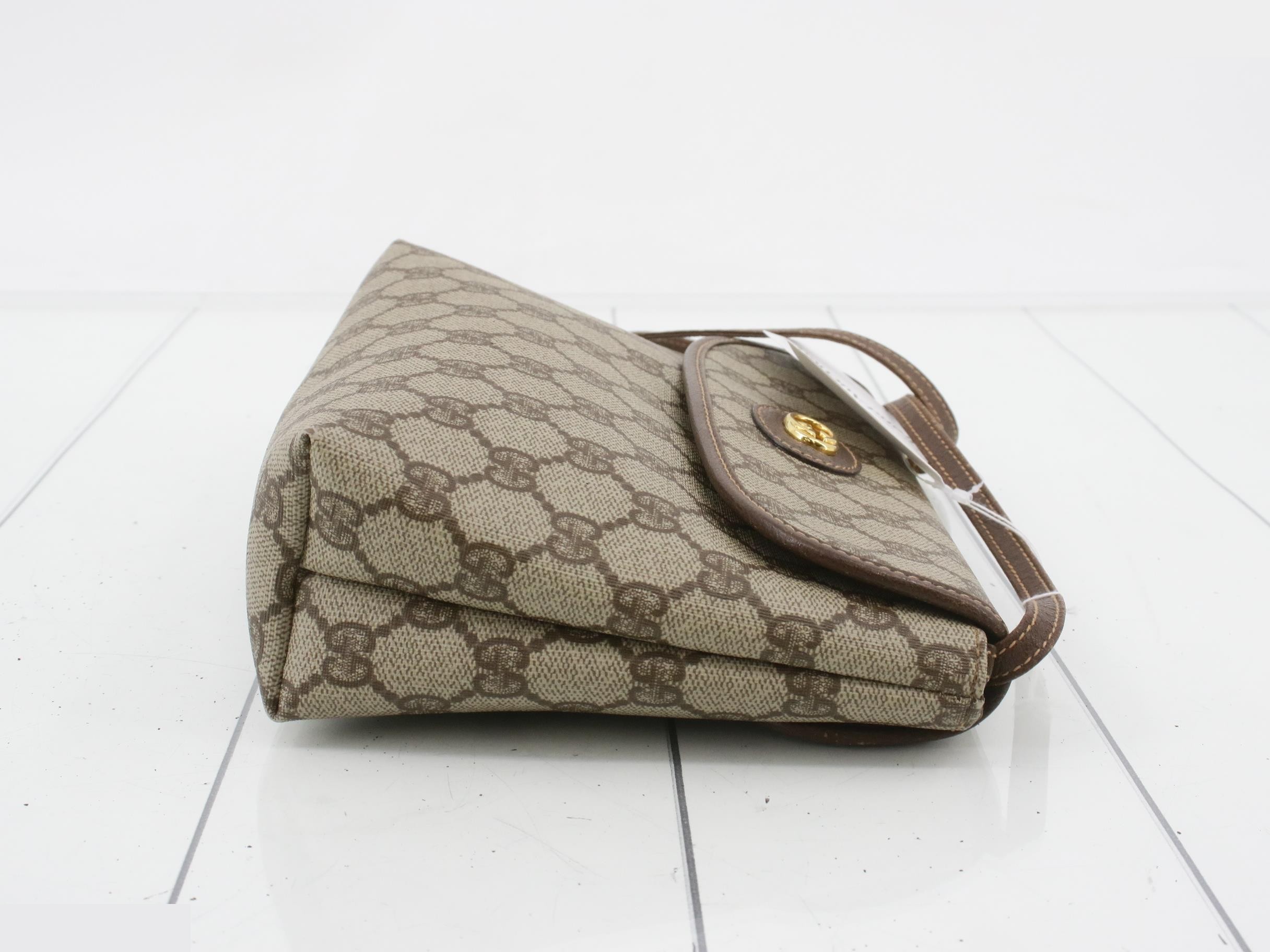 GG Supreme Shoulder Bag — view 3