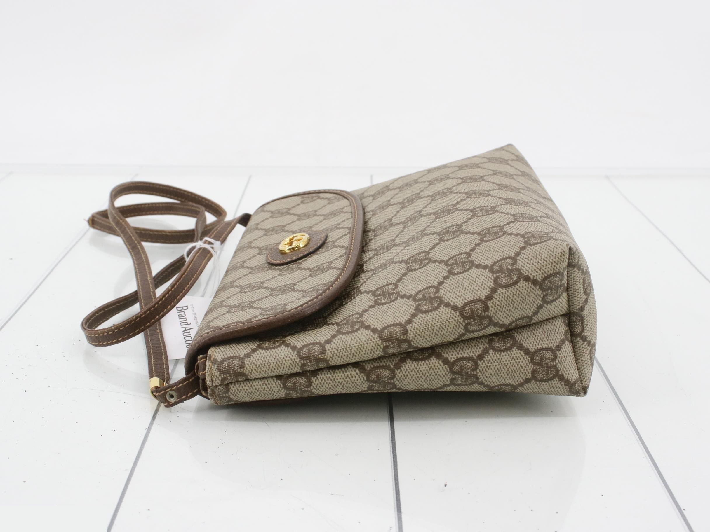 GG Supreme Shoulder Bag — view 4