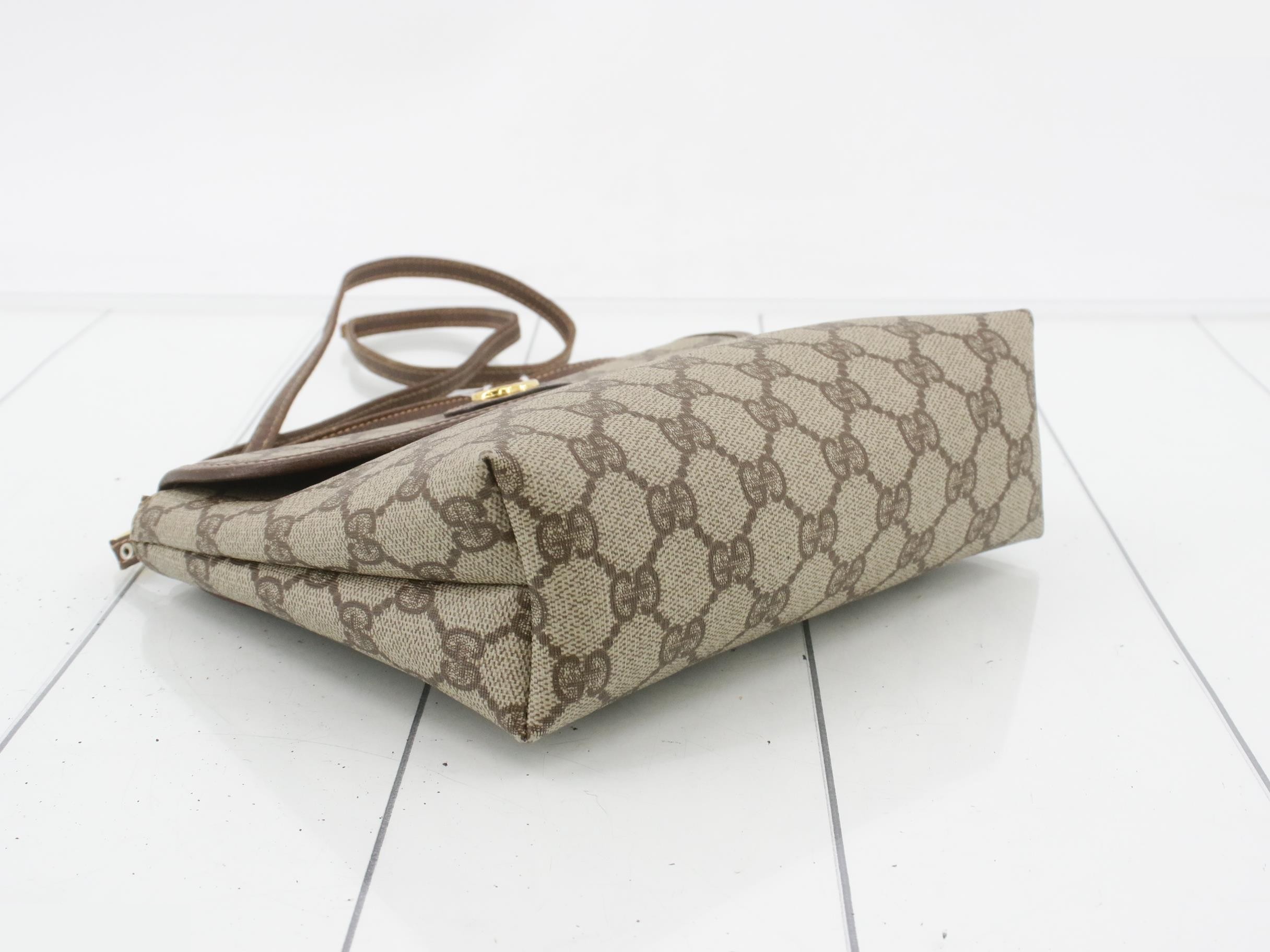 GG Supreme Shoulder Bag — view 5