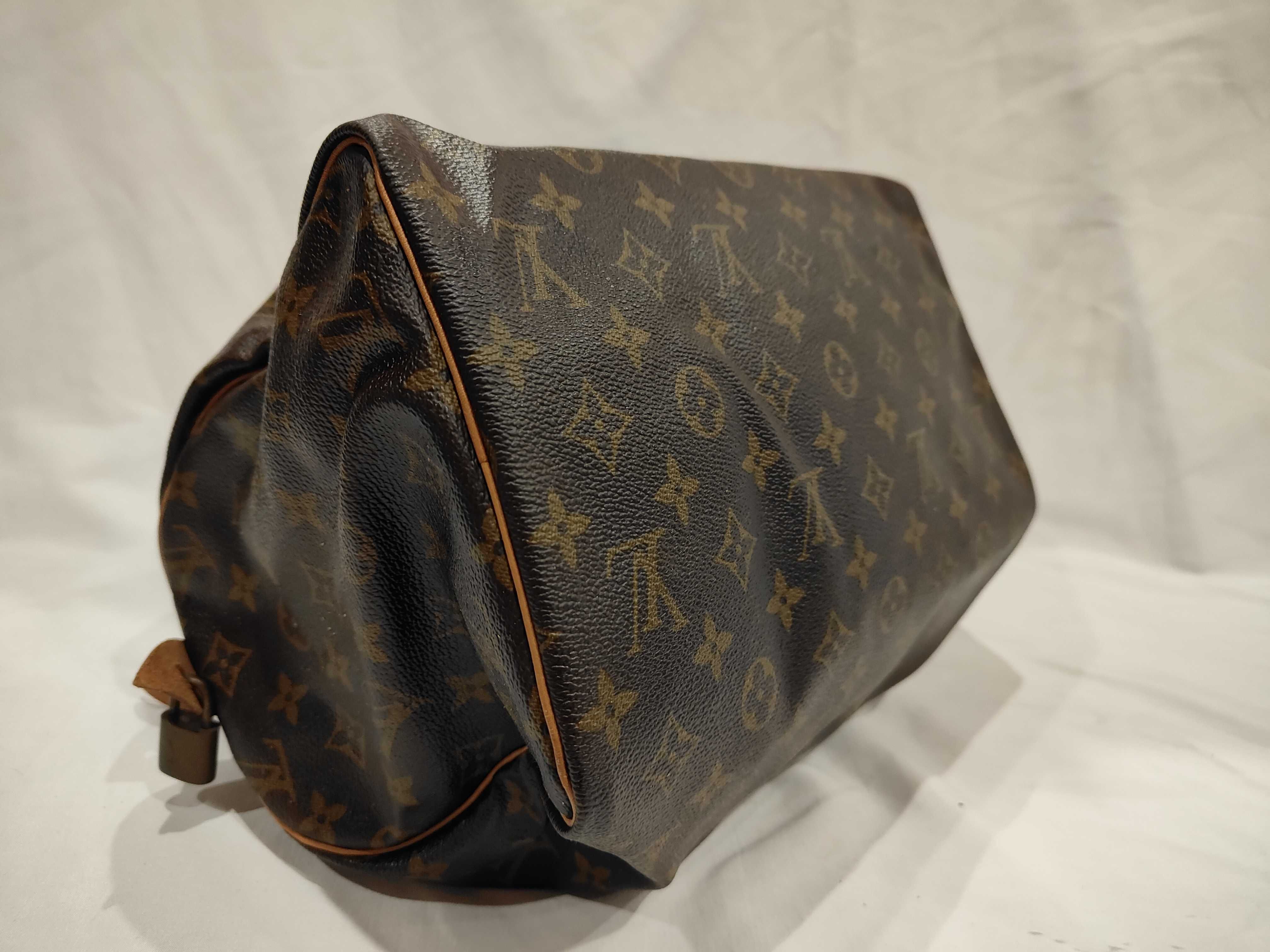 Monogram Speedy 30 Handbag (Slight deformation/deterioration) — view 4