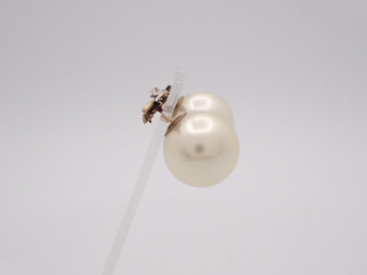 Other lines: Precious metals, earrings, pearls, peaches, gold — view 3