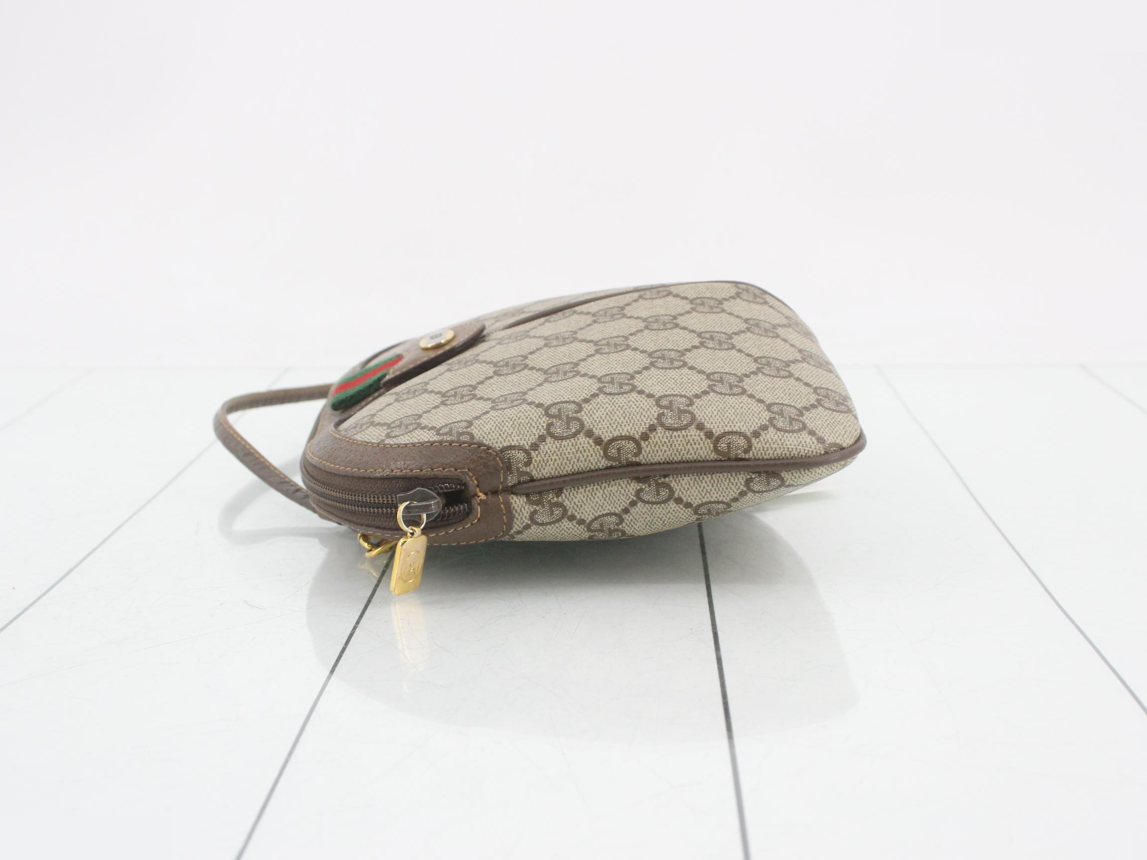 GG Supreme Shoulder Bag — view 4