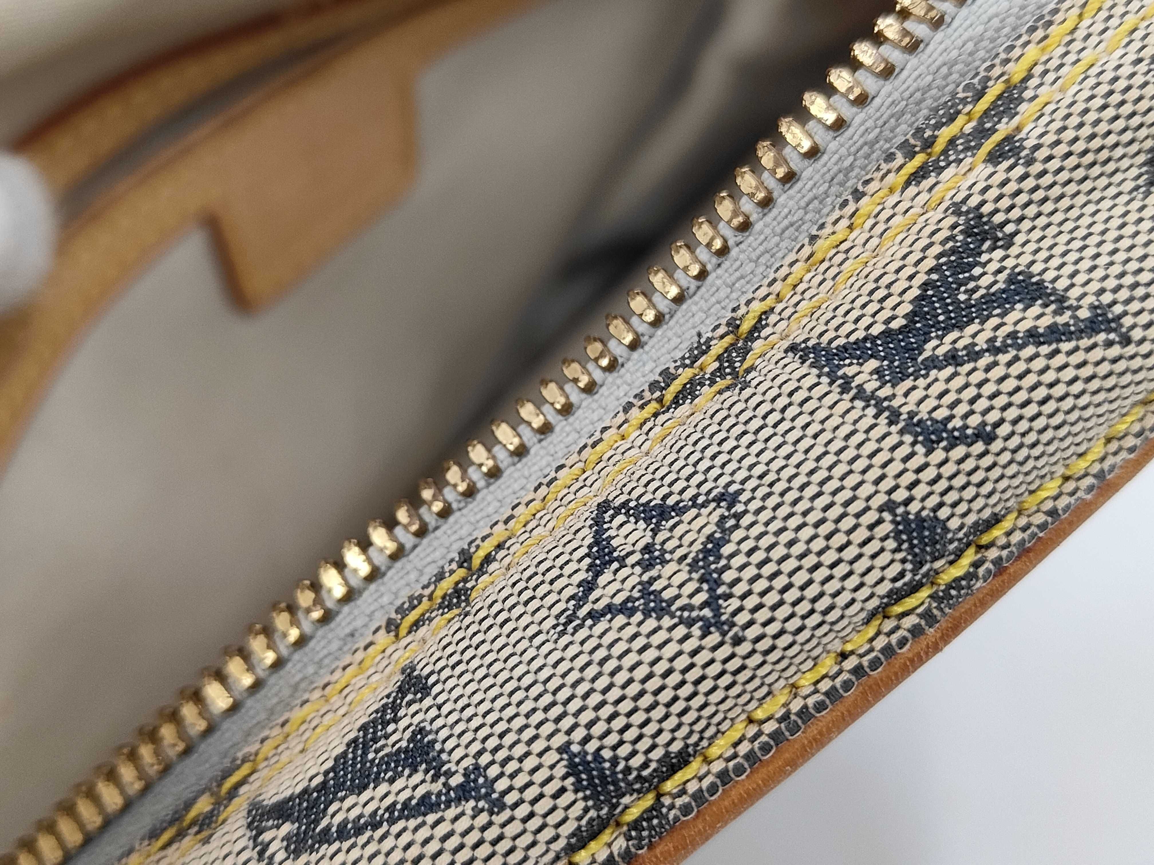 LV Pouch Shoulder Bag — view 13