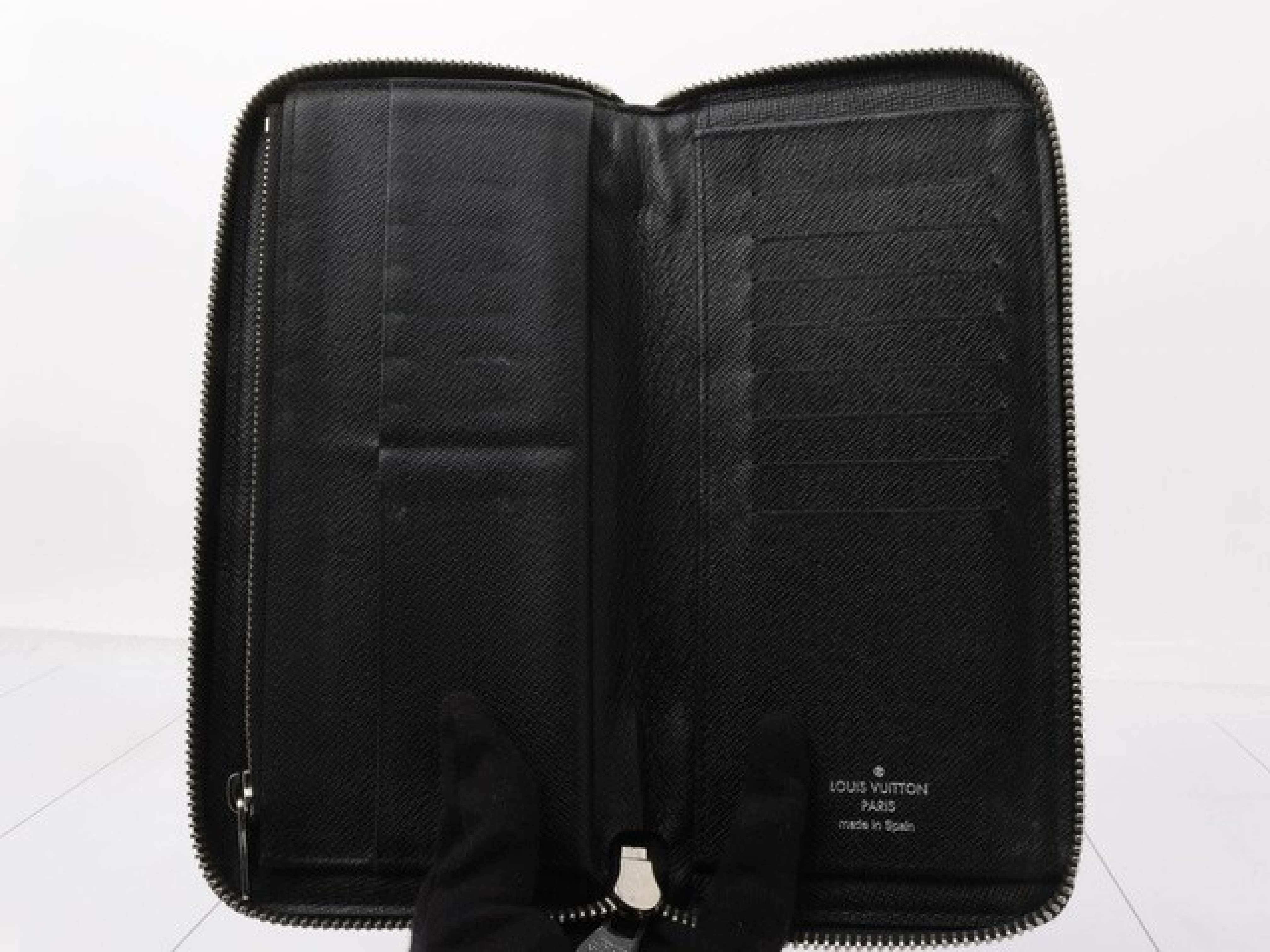 Zippy Wallet Vertical Bag — view 4