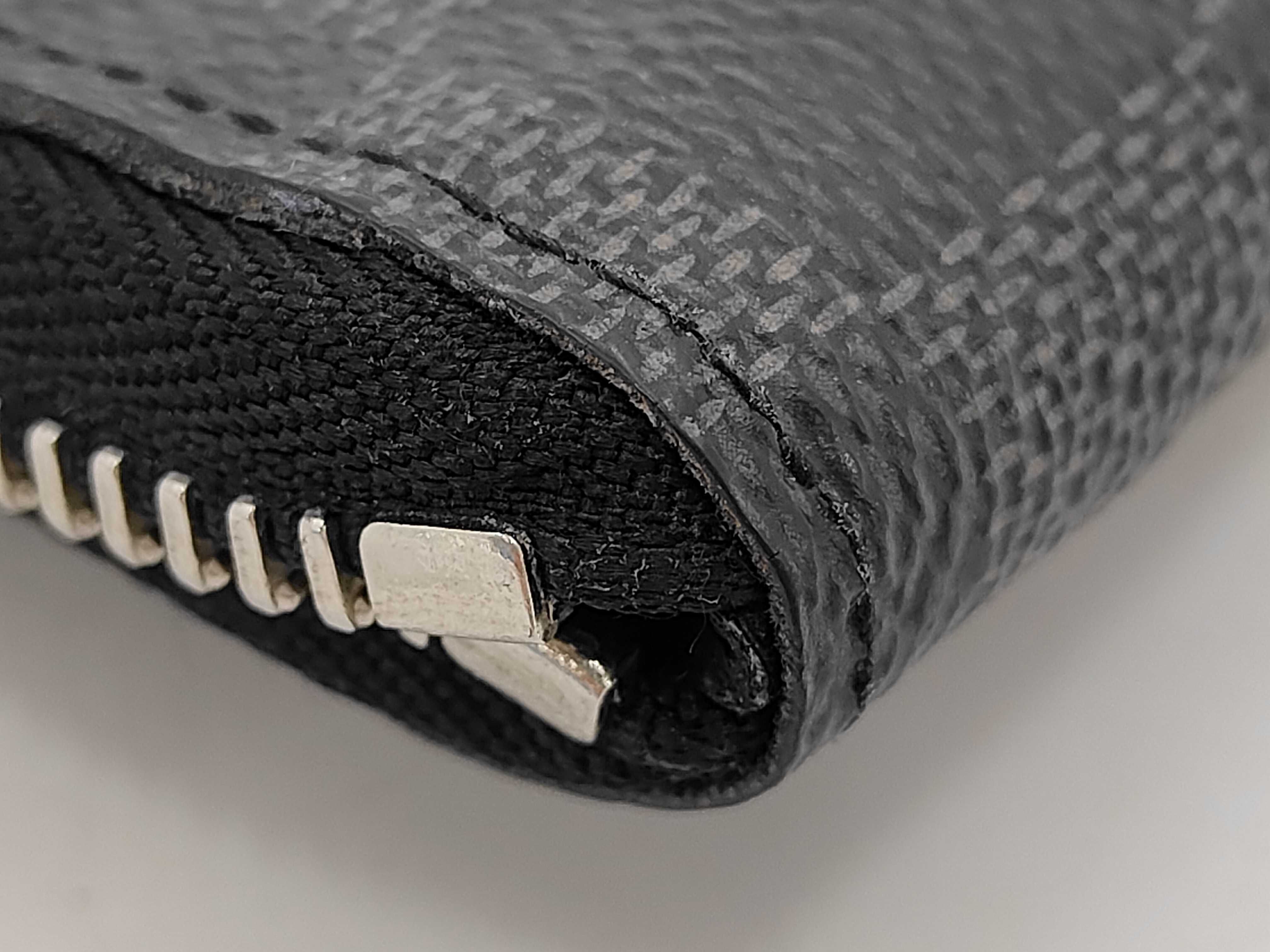 Zippy Wallet Vertical Bag — view 6