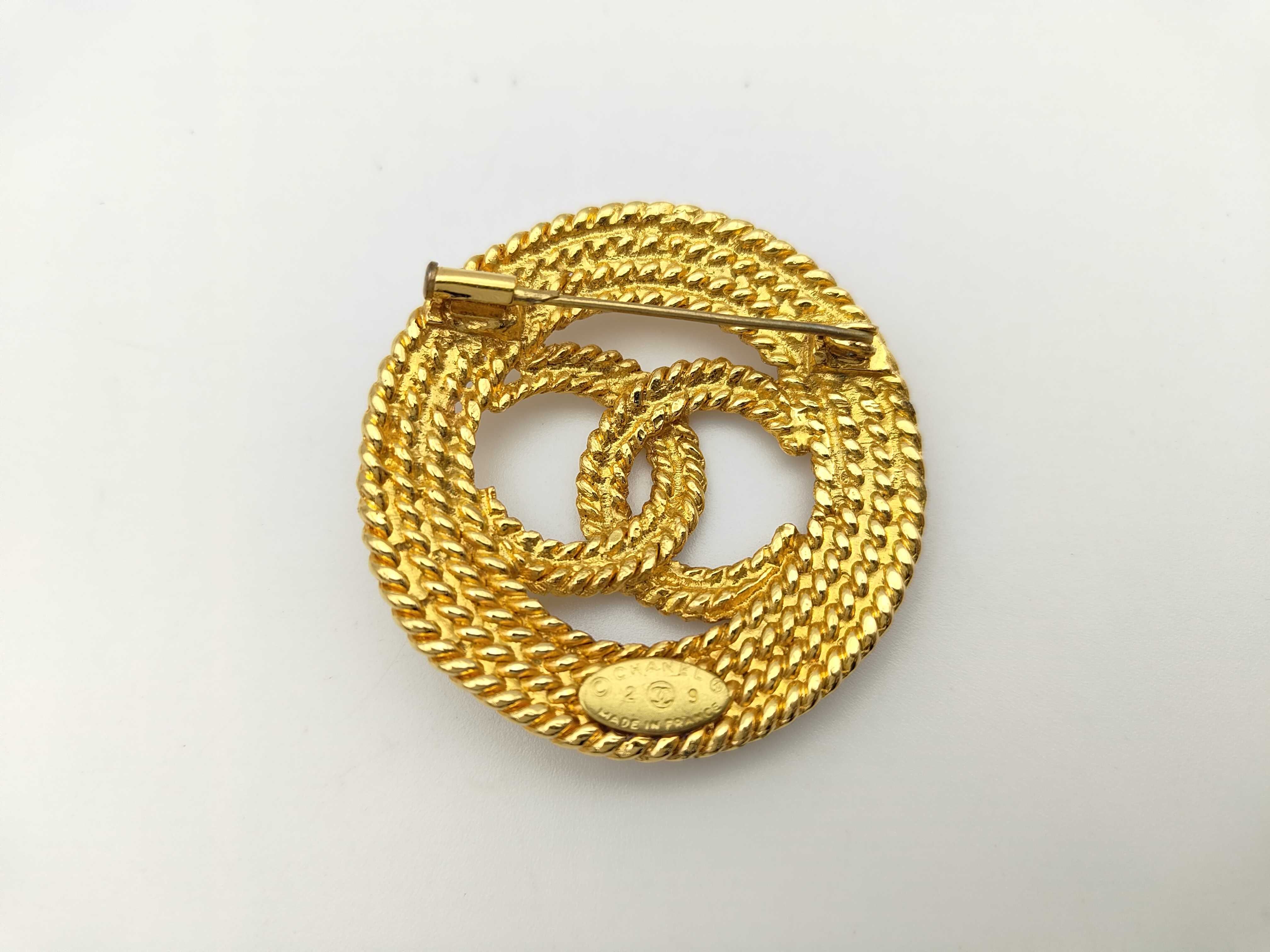 2 9 Circle Coco Mark Brooch — view 2