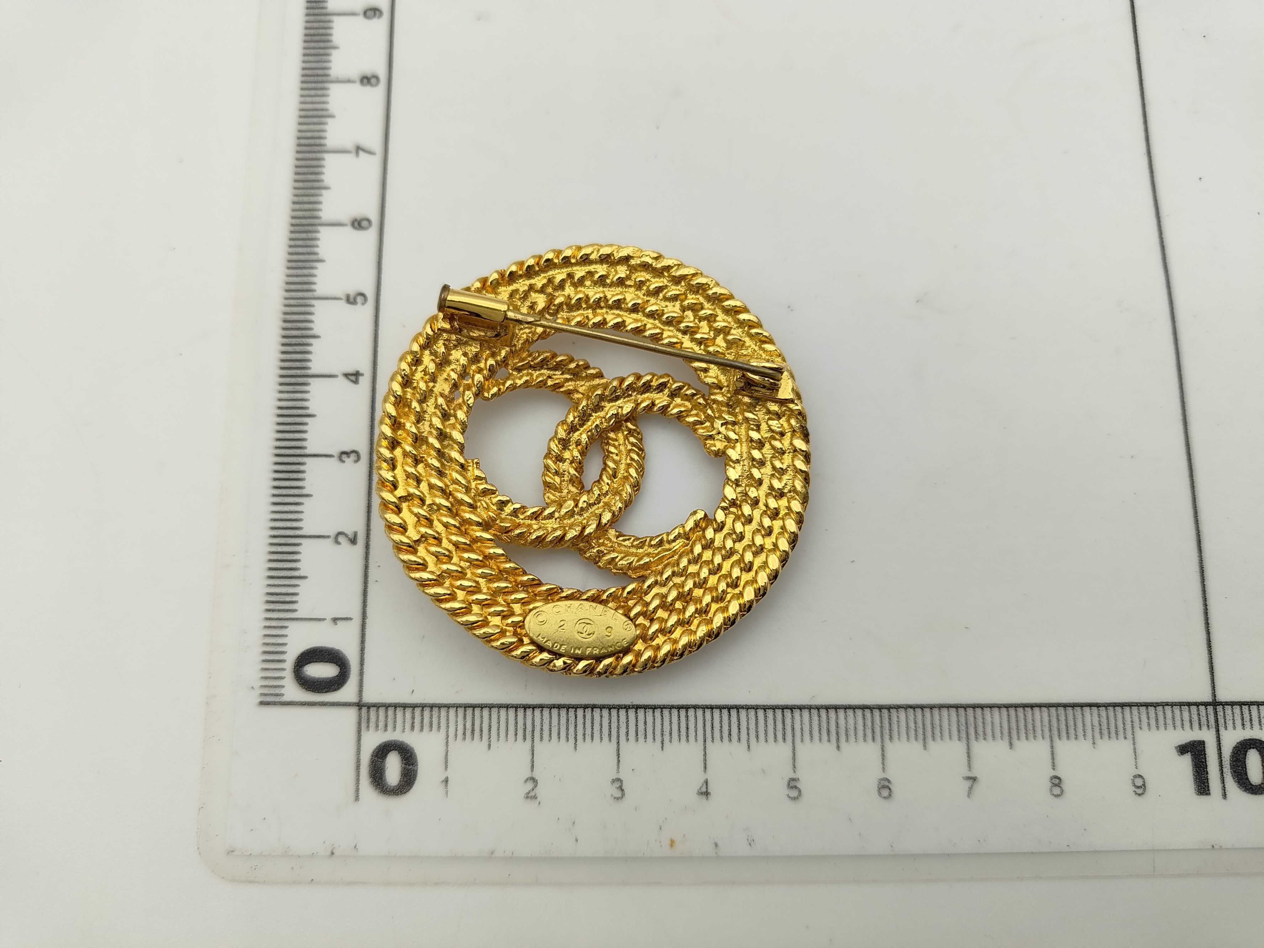 2 9 Circle Coco Mark Brooch — view 5