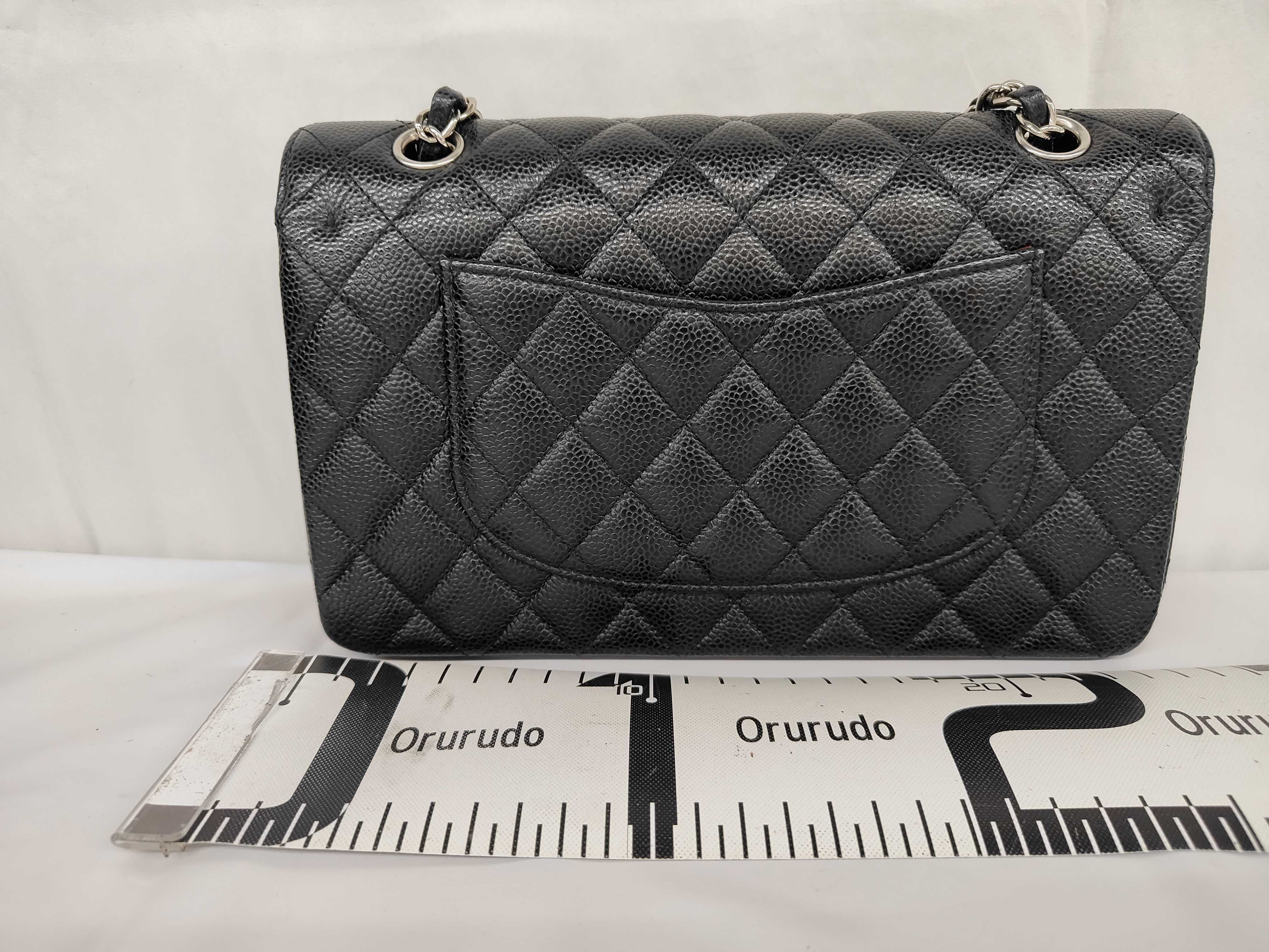 Matelassé 25 Caviar Skin Black Silver Hardware Double Flap Shoulder Bag (Serial Number 23) — view 2