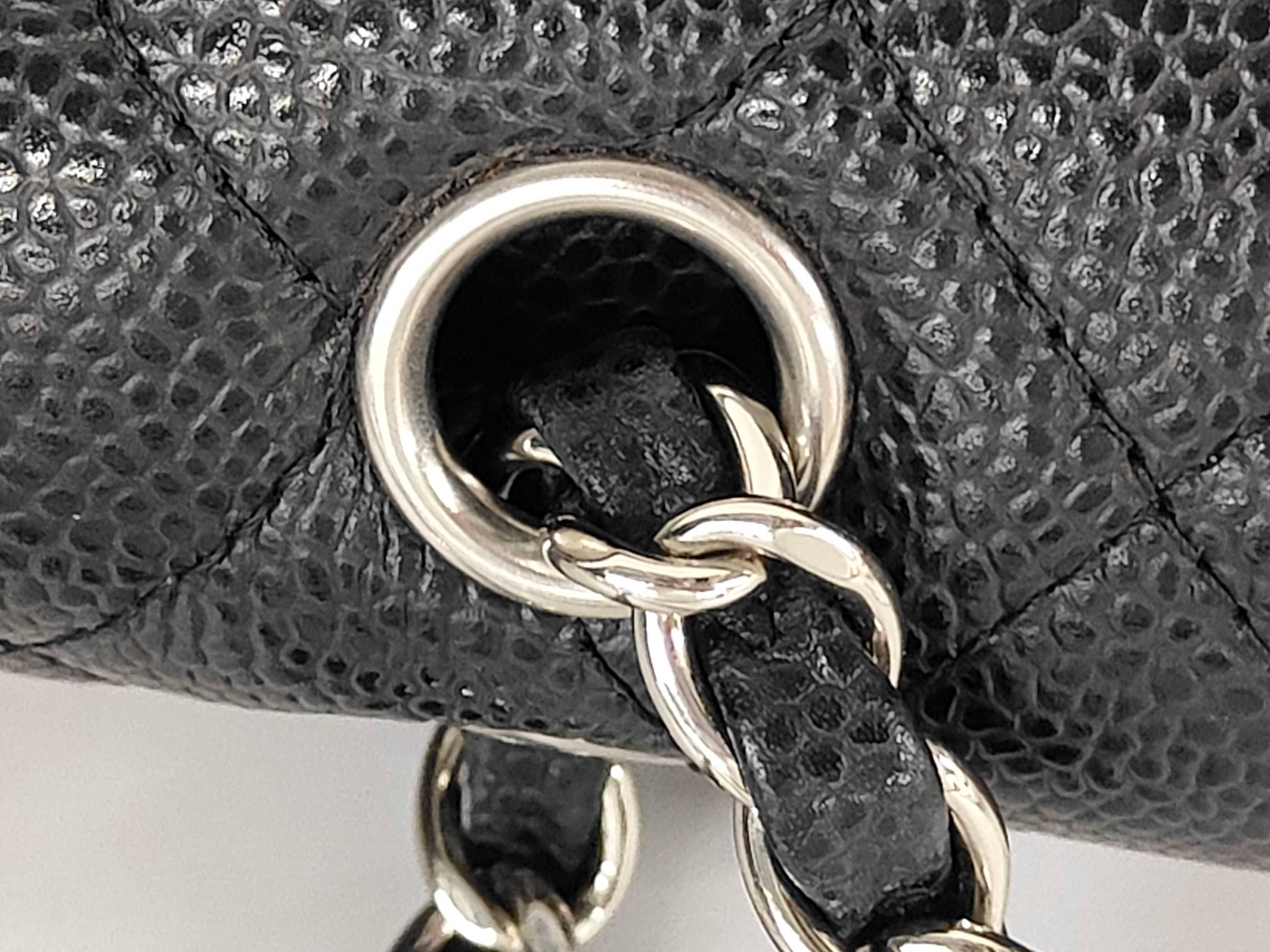 Matelassé 25 Caviar Skin Black Silver Hardware Double Flap Shoulder Bag (Serial Number 23) — view 4