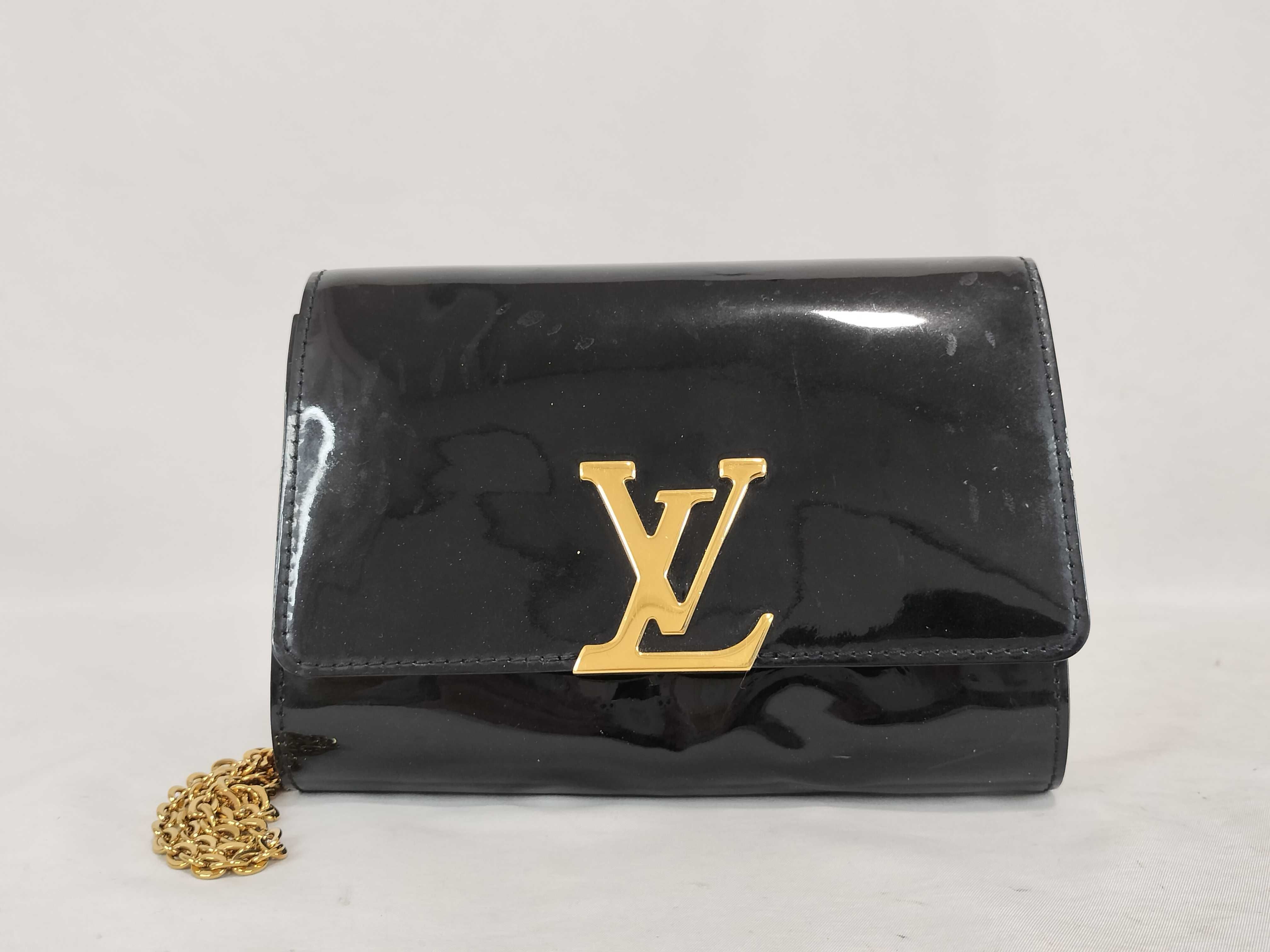 Chain Pouch Shoulder Bag
