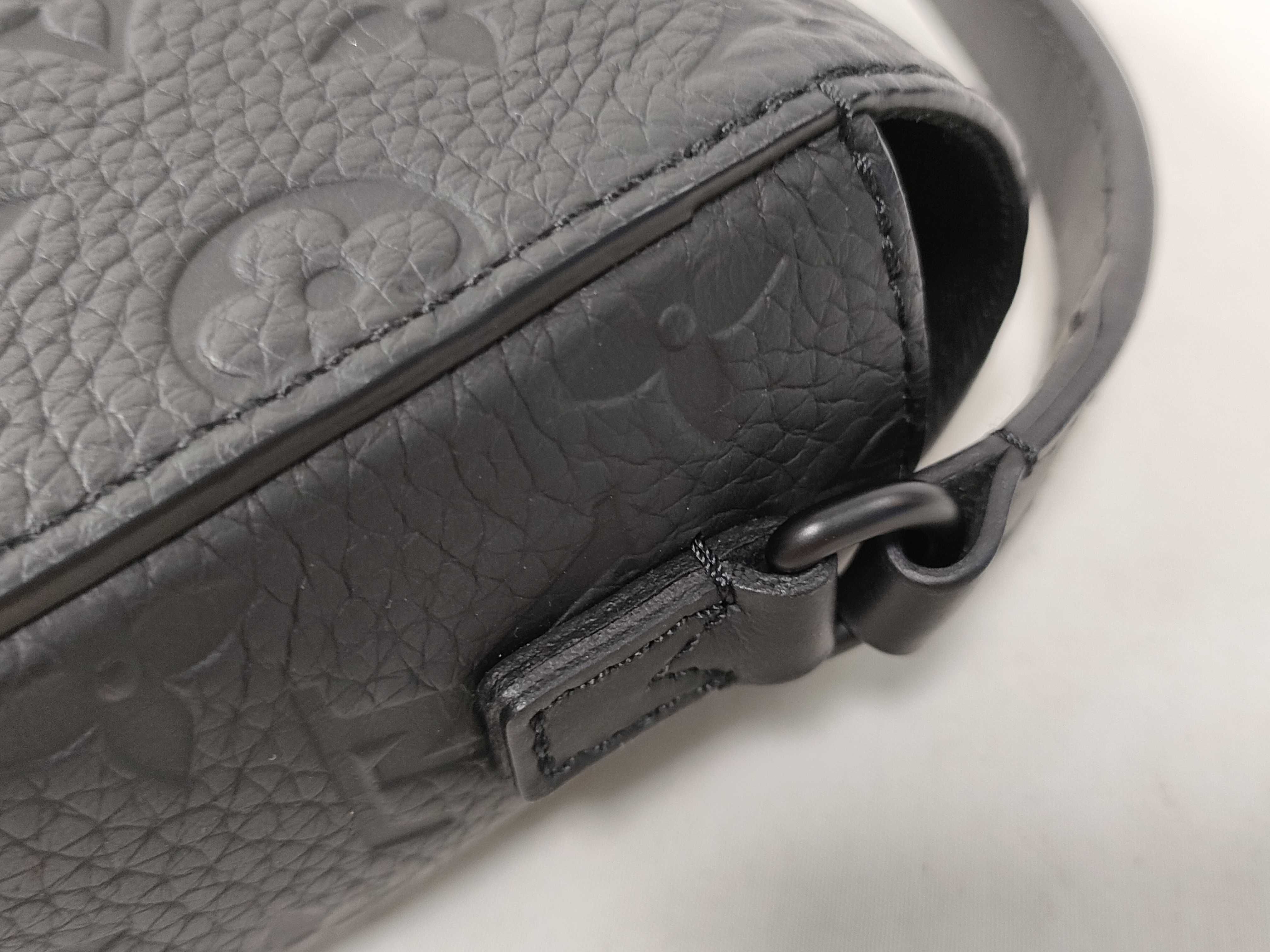 LV Monogram Taurillon M81746 RFID-enabled Shoulder Bag — view 5