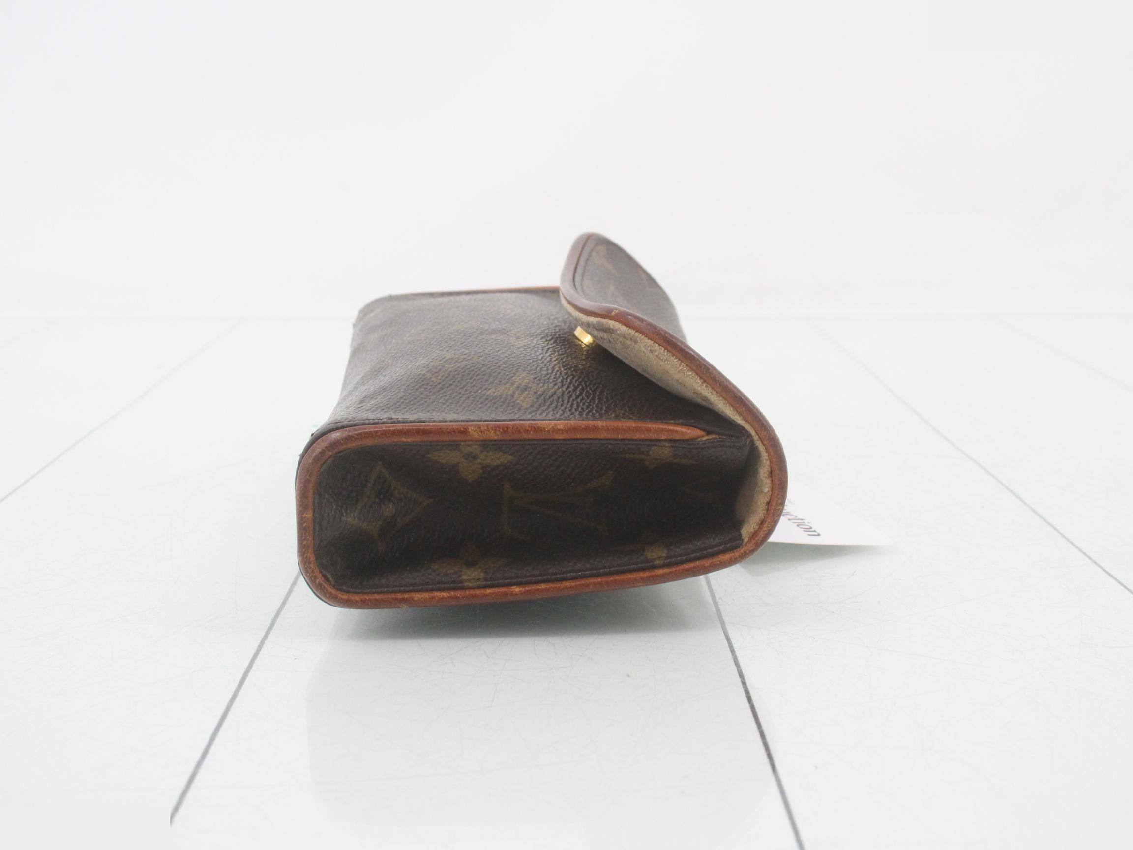 Monogram Pochette Florentine — view 3