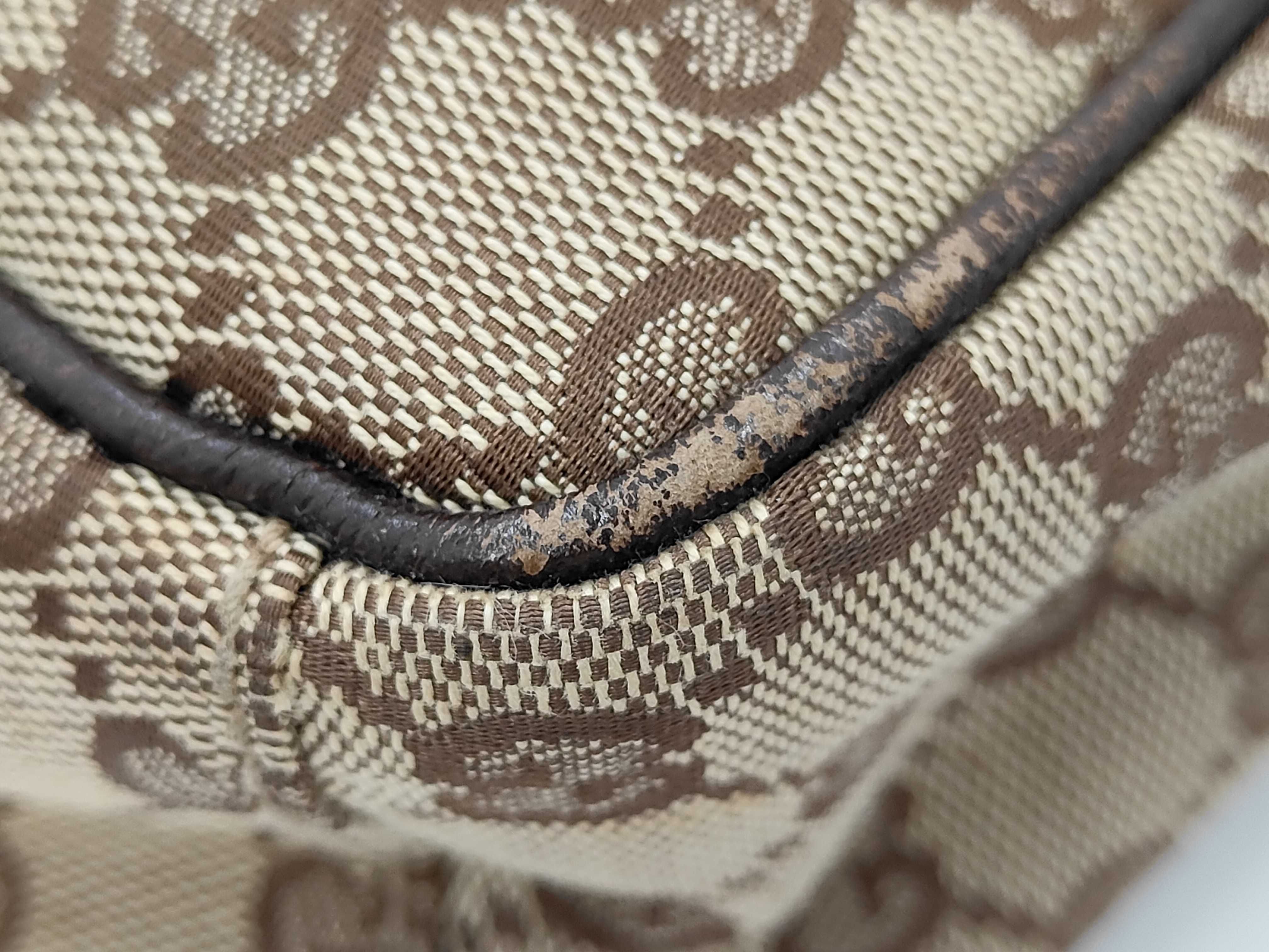 GG Canvas Shoulder Bag 122759 — view 4
