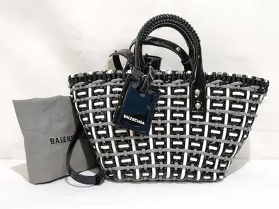 Bistro Basket Bag XS Patent Leather Handbag Black x White 671342