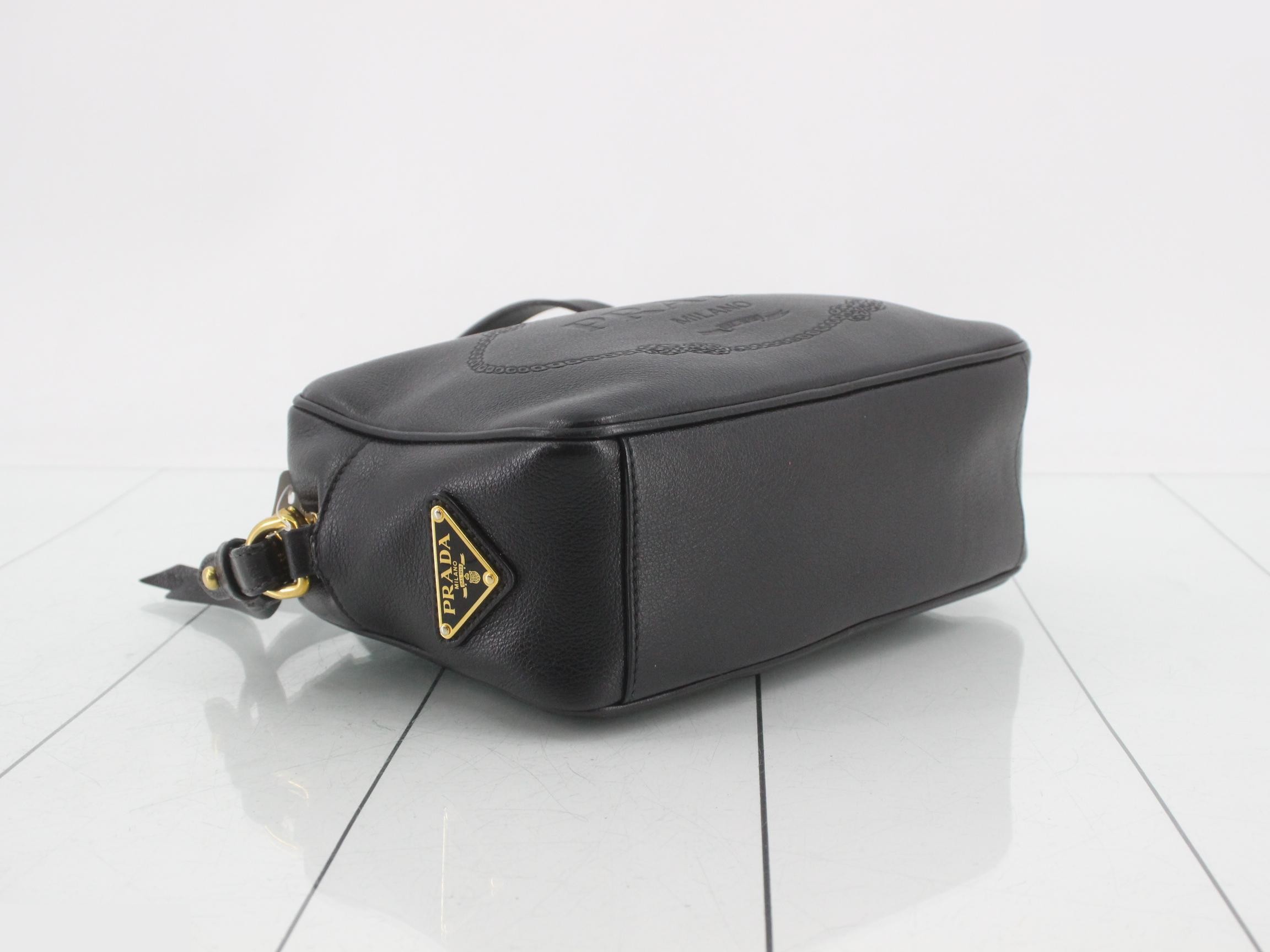 Leather Camera Bag with Embossed Logo - Shoulder Bag — view 5