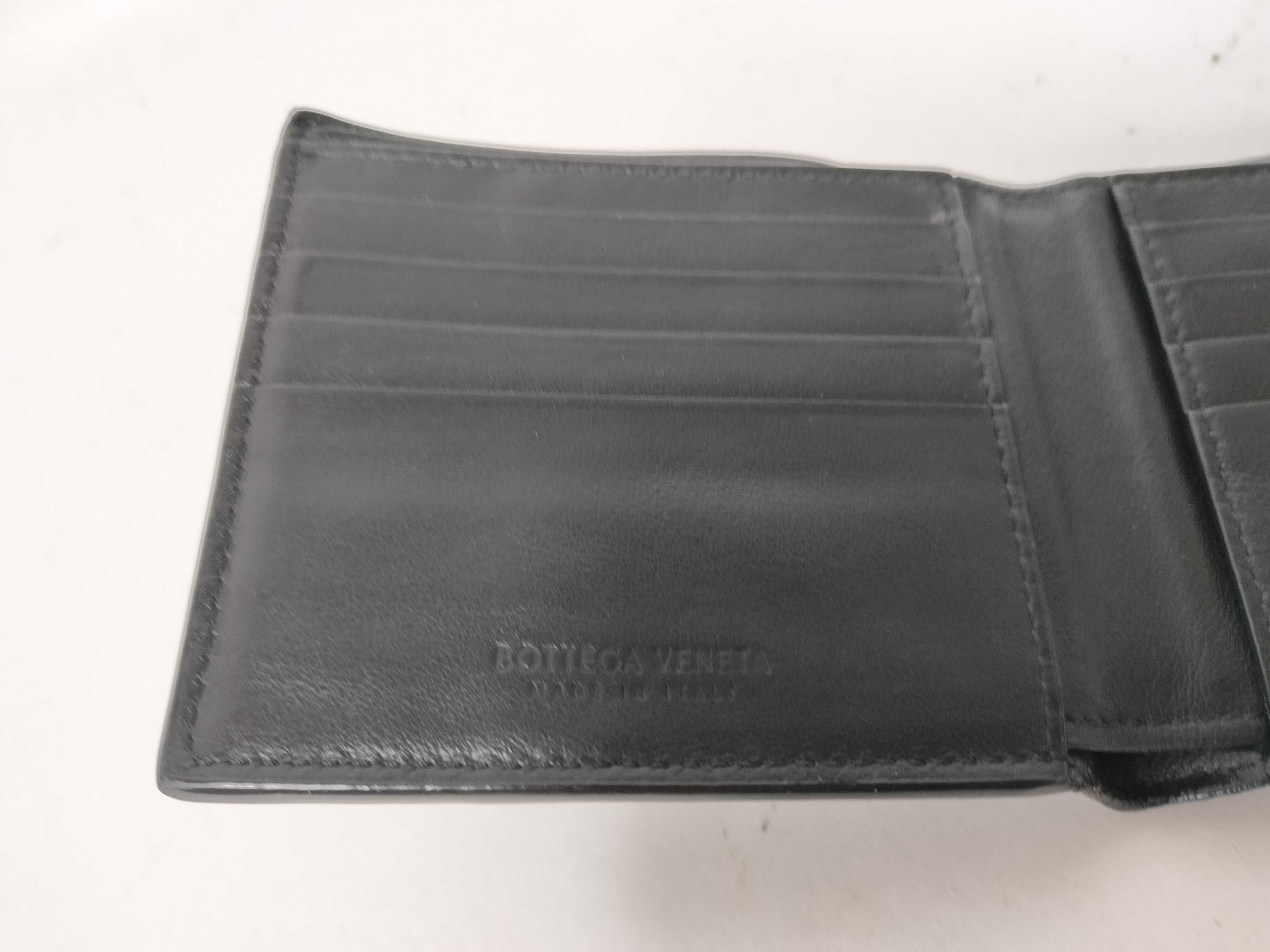 Intrecciato Bottega Veneta New Model Bi-fold Wallet Black — view 8
