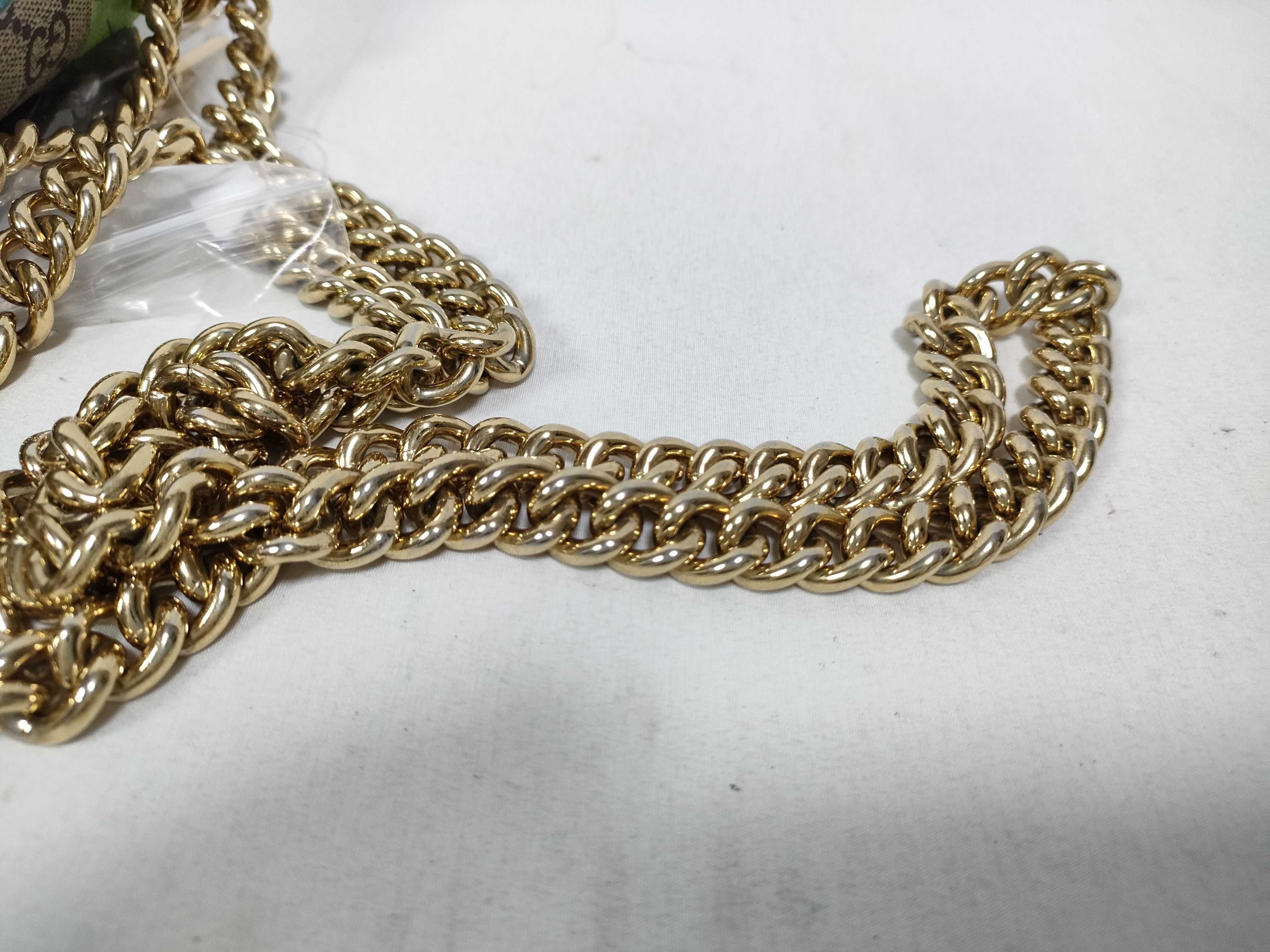 Padlock Chain Shoulder Bag GG Supreme Multi Shoulder Bag — view 6