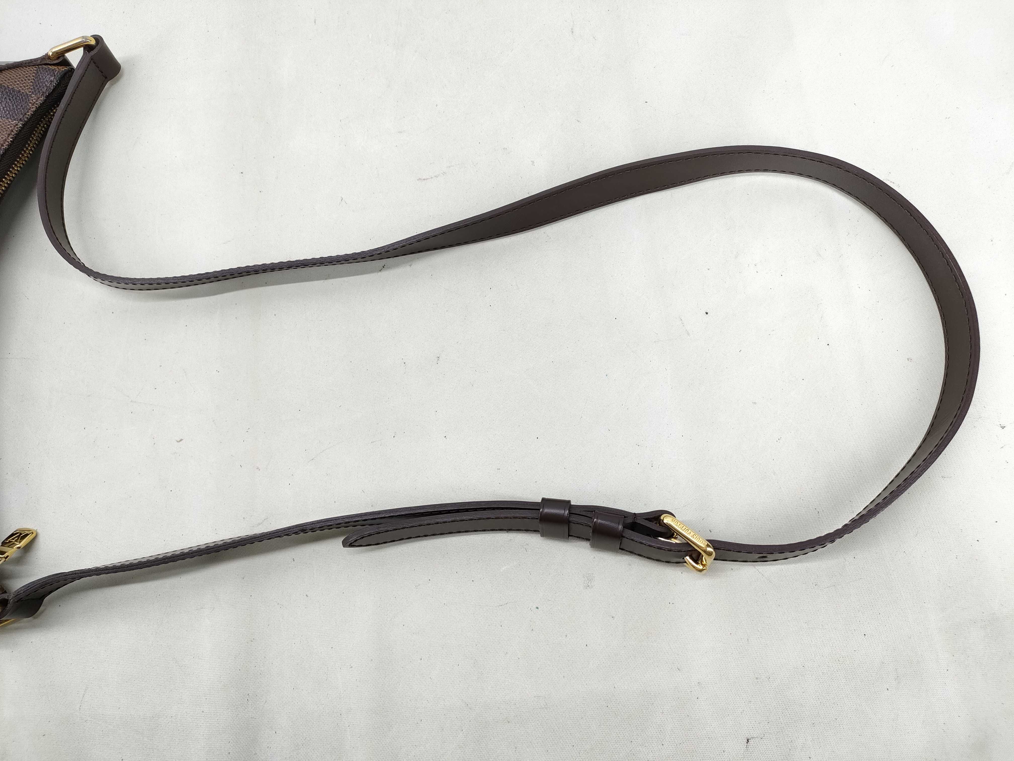 Damier Bloomsbury Shoulder Bag (no fabric cracks) — view 4