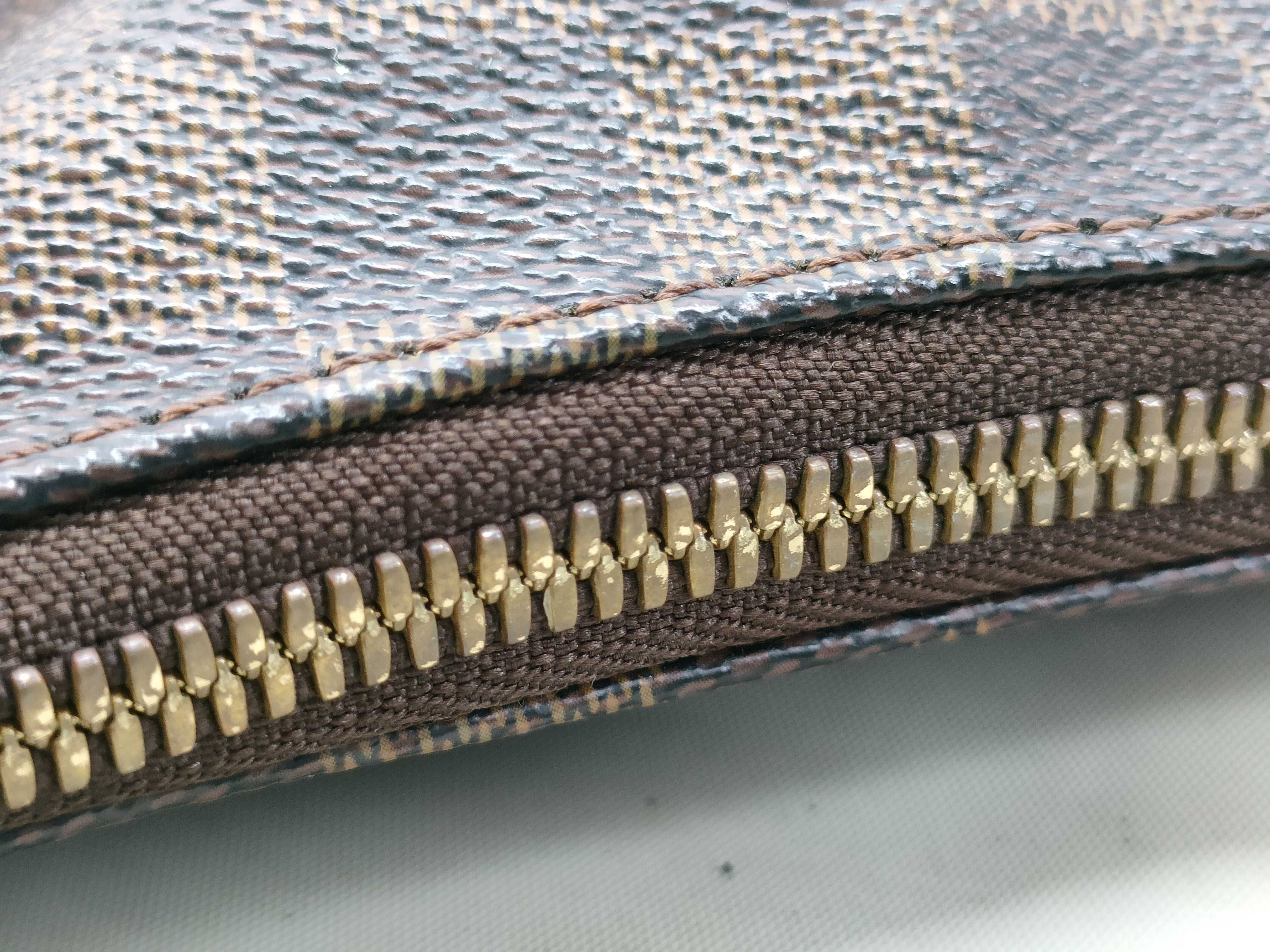 Damier Bloomsbury Shoulder Bag (no fabric cracks) — view 8