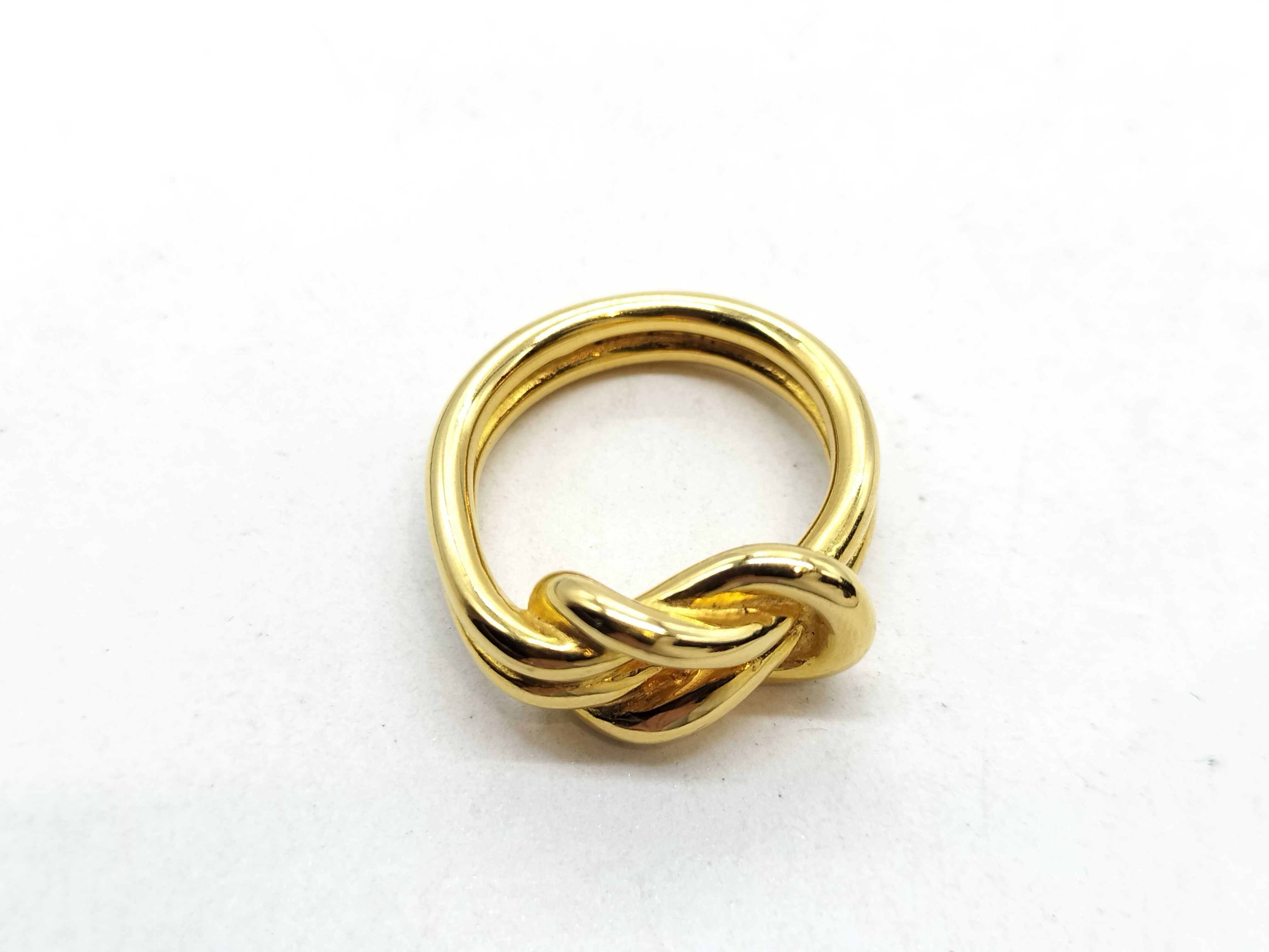 scarf ring and other accessories