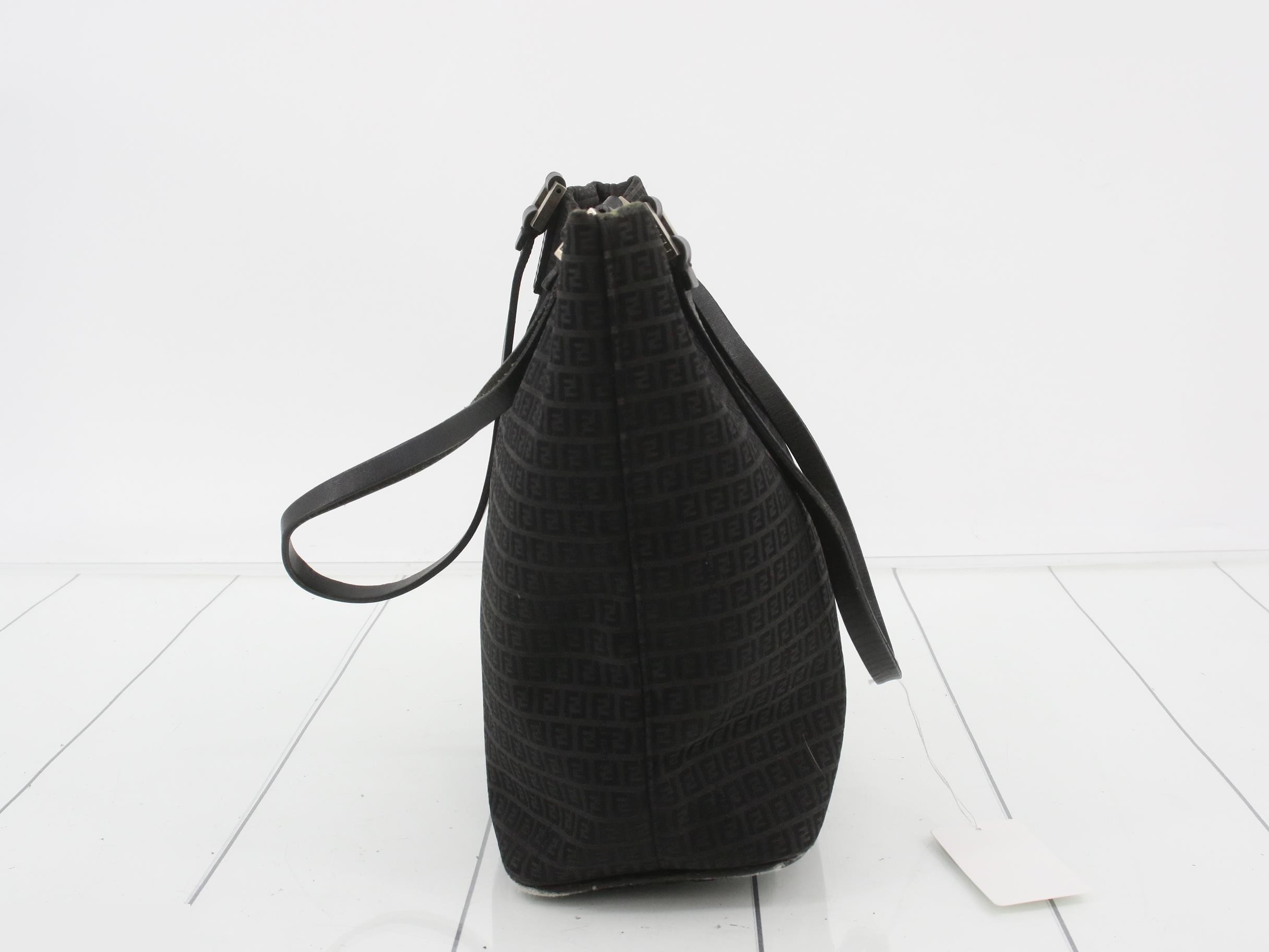 handbag — view 4