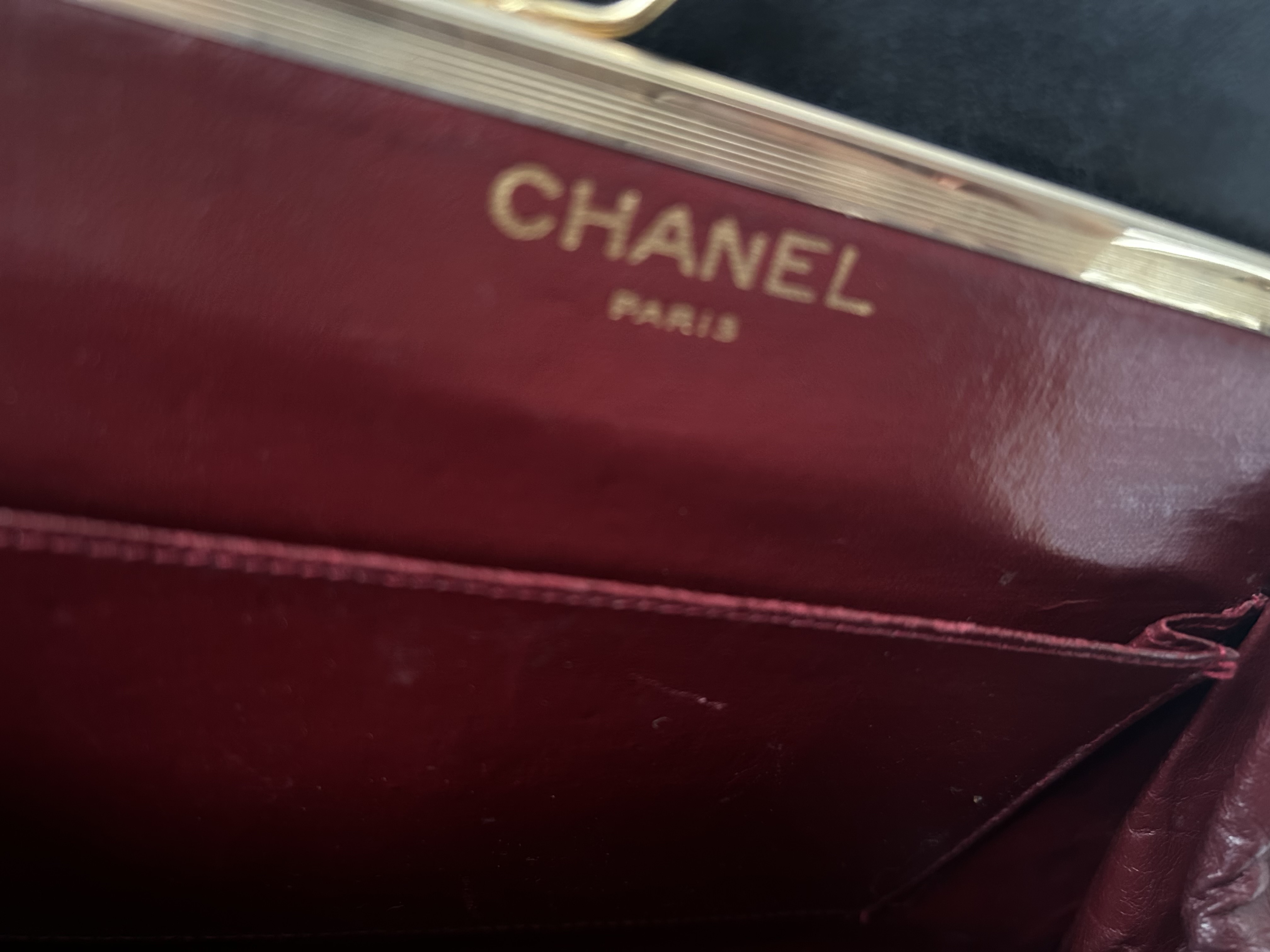 Chevron V-stitch Chain Clasp Bag — view 11