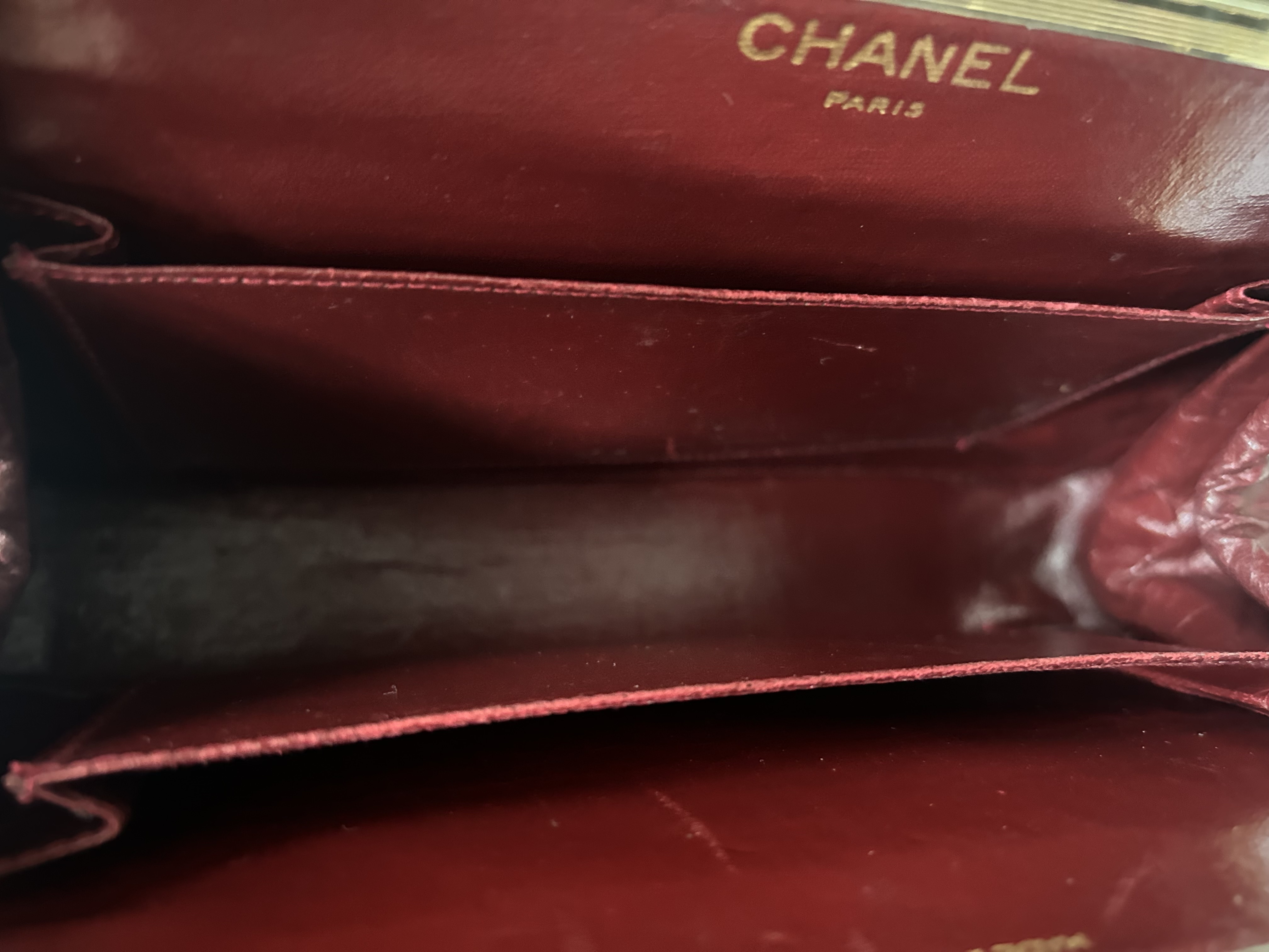 Chevron V-stitch Chain Clasp Bag — view 10