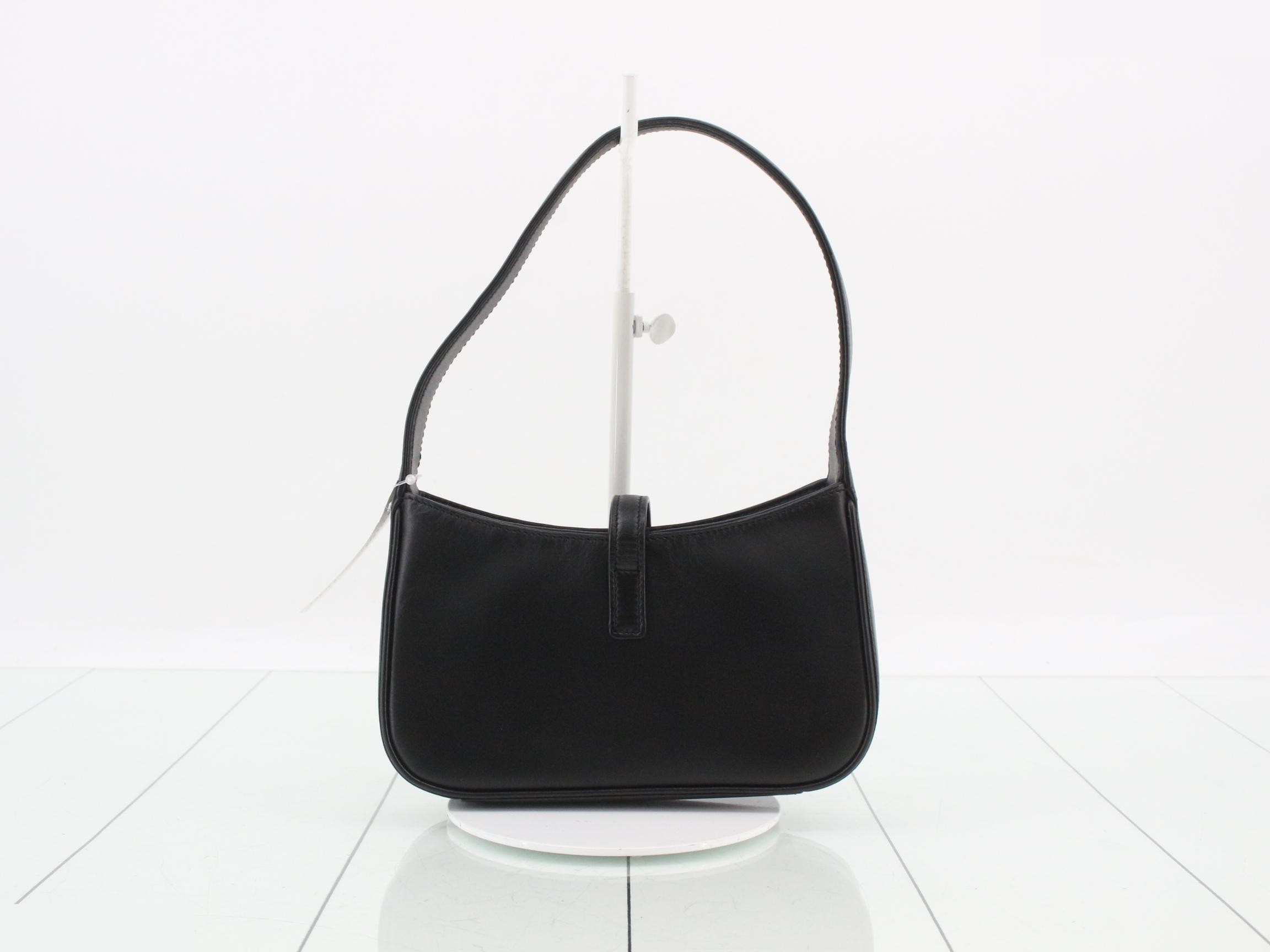 Le Cincassette Leather One-Shoulder Bag — view 2