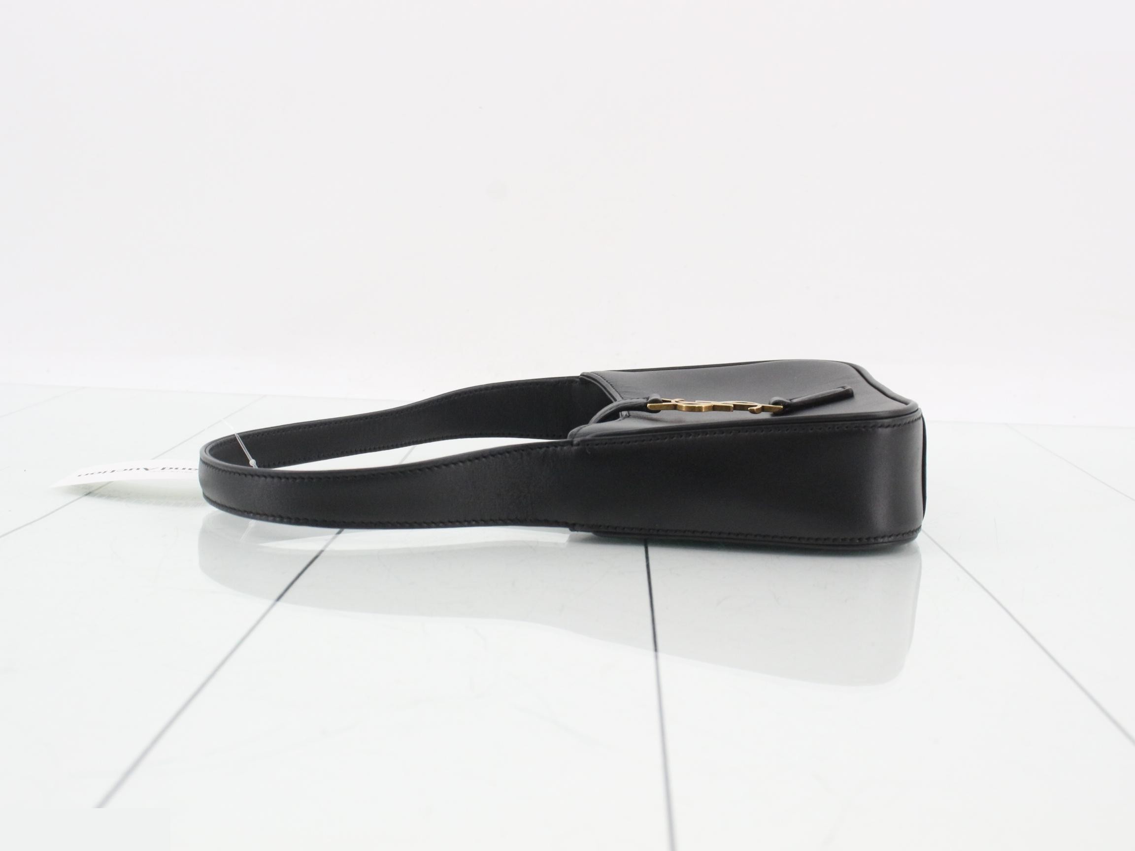 Le Cincassette Leather One-Shoulder Bag — view 4