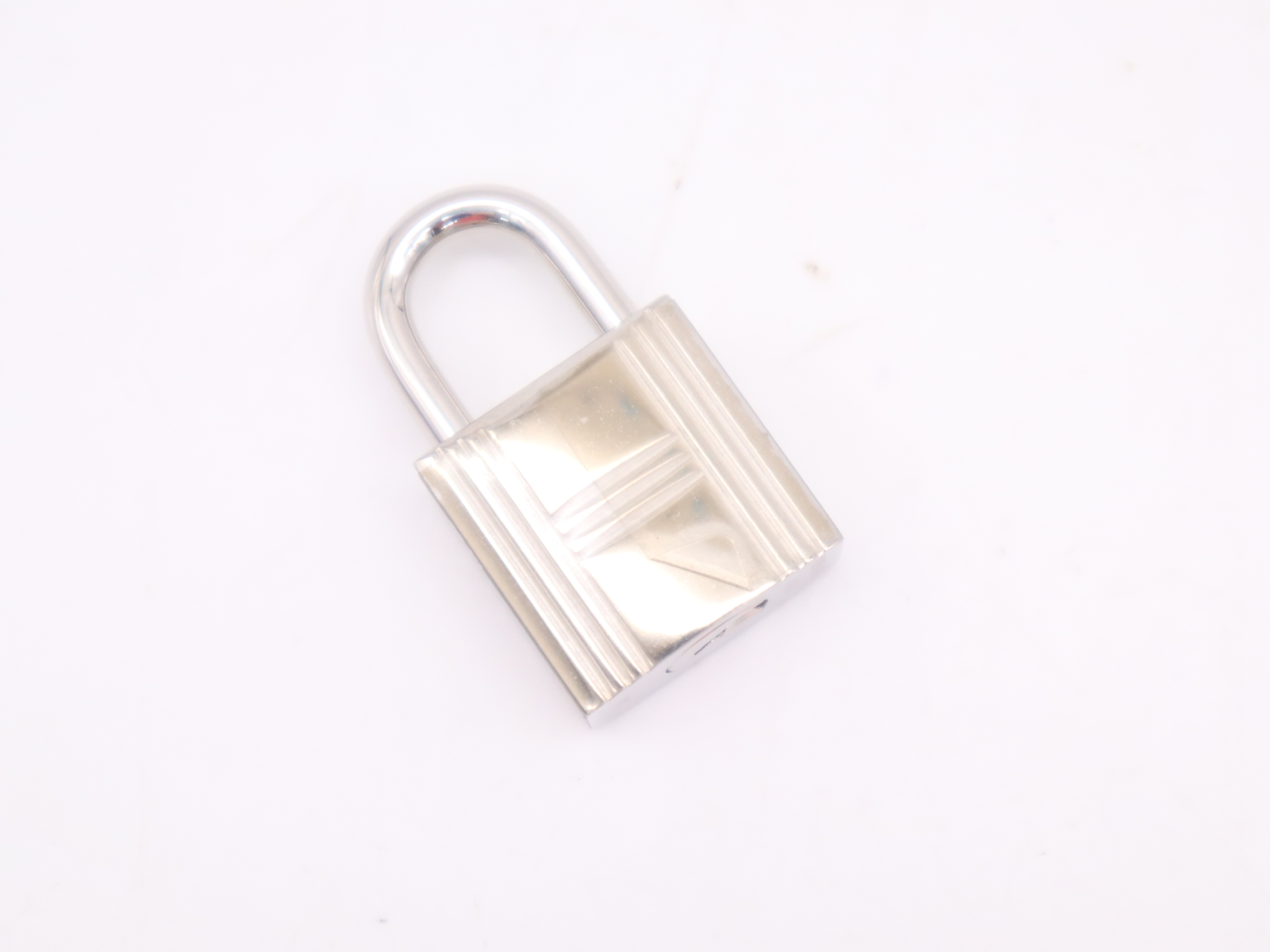 Kelly 28 Handbag, Q stamp, Taurillon leather, Rose Ete, includes strap, clochette, padlock, 2 keys, and dust bag. — view 13
