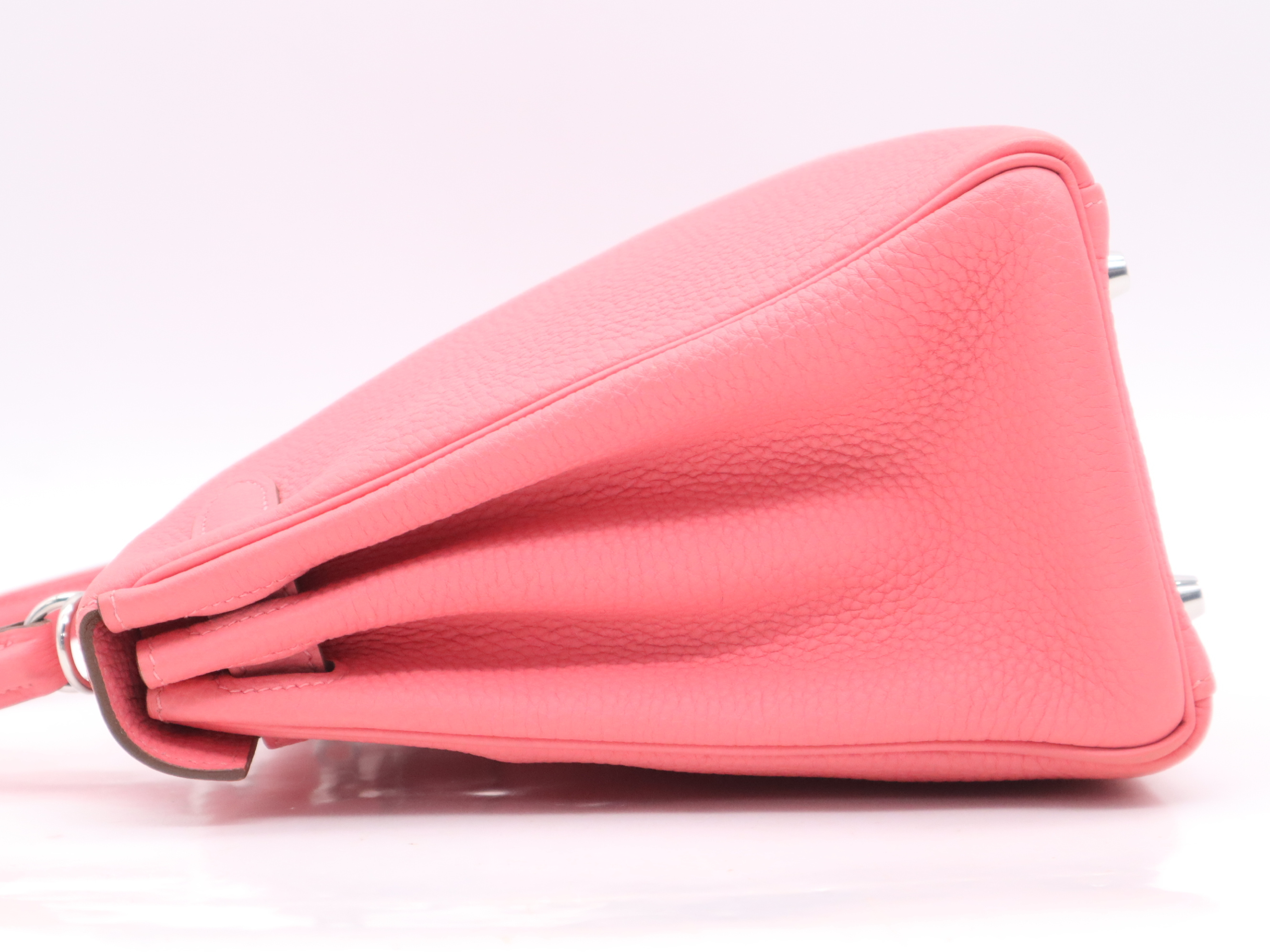 Kelly 28 Handbag, Q stamp, Taurillon leather, Rose Ete, includes strap, clochette, padlock, 2 keys, and dust bag. — view 3
