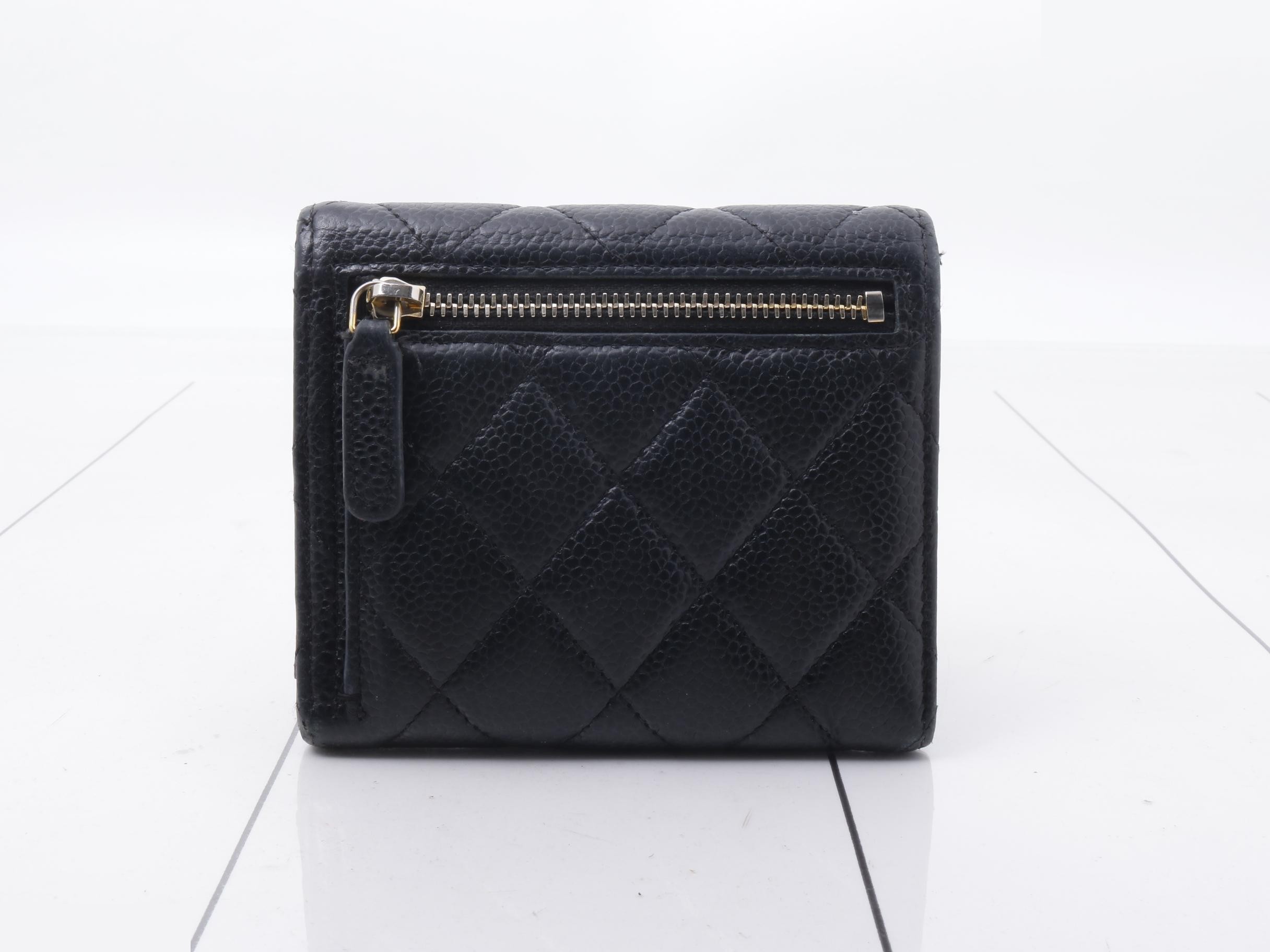 wallet, serial number 29 series — view 2
