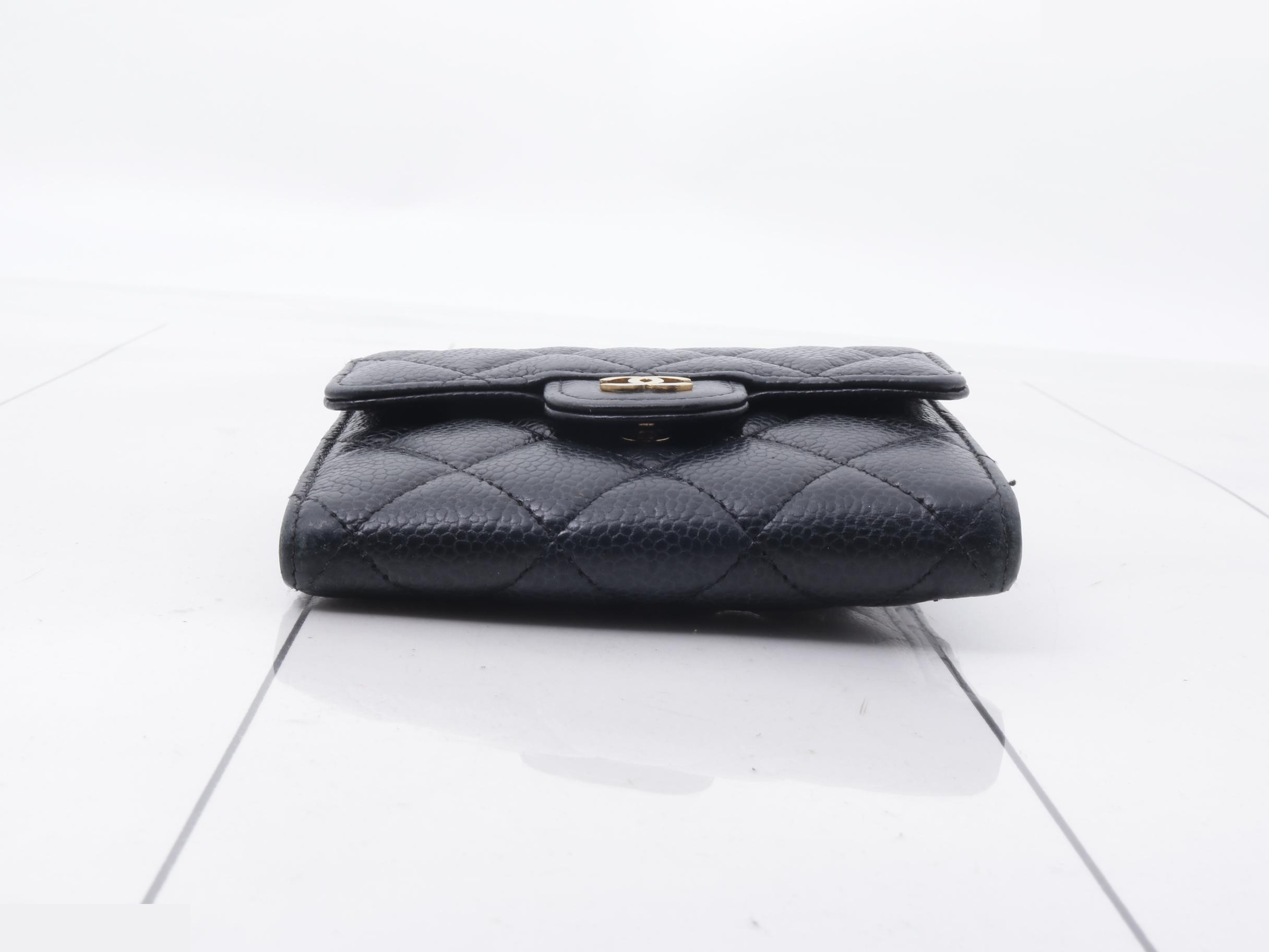 wallet, serial number 29 series — view 3
