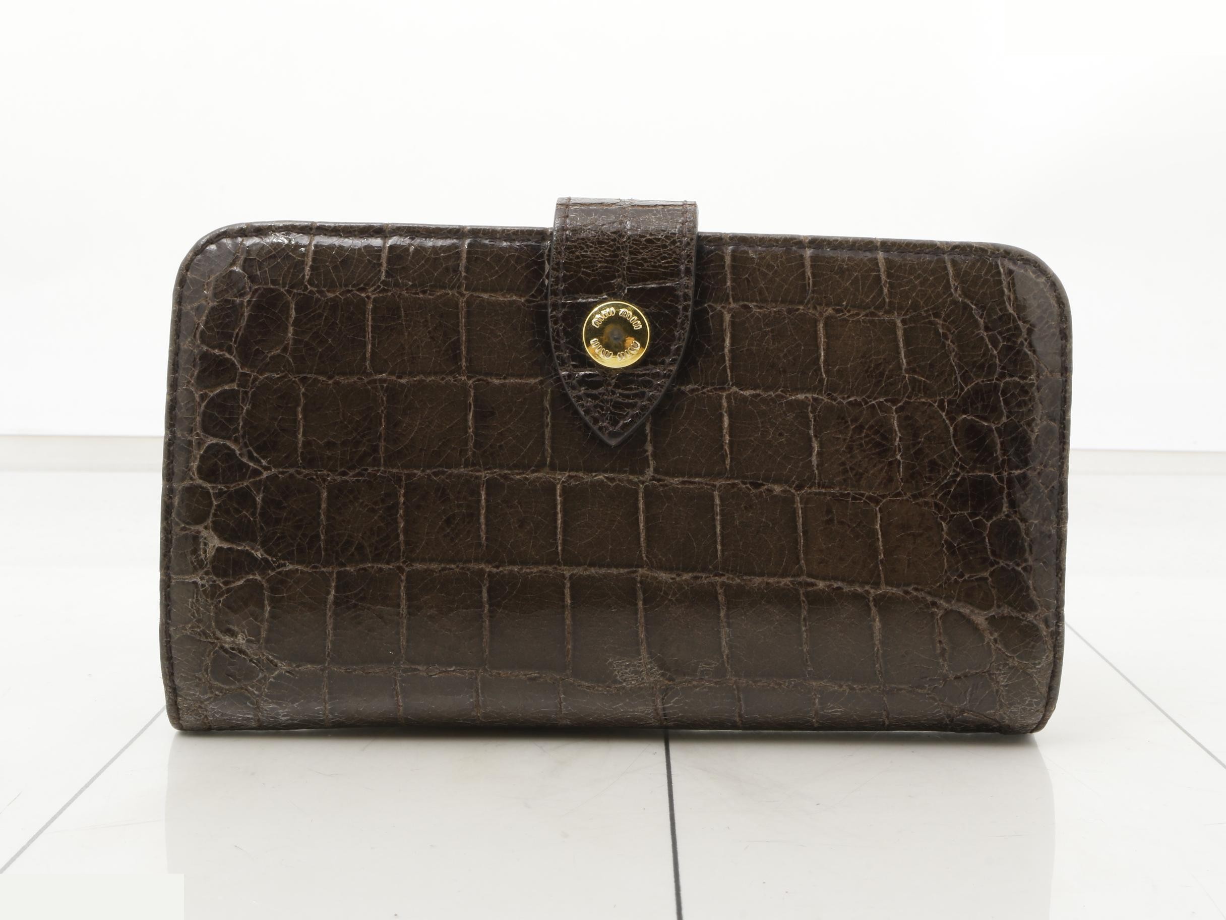 coin purse, bi-fold wallet — view 2